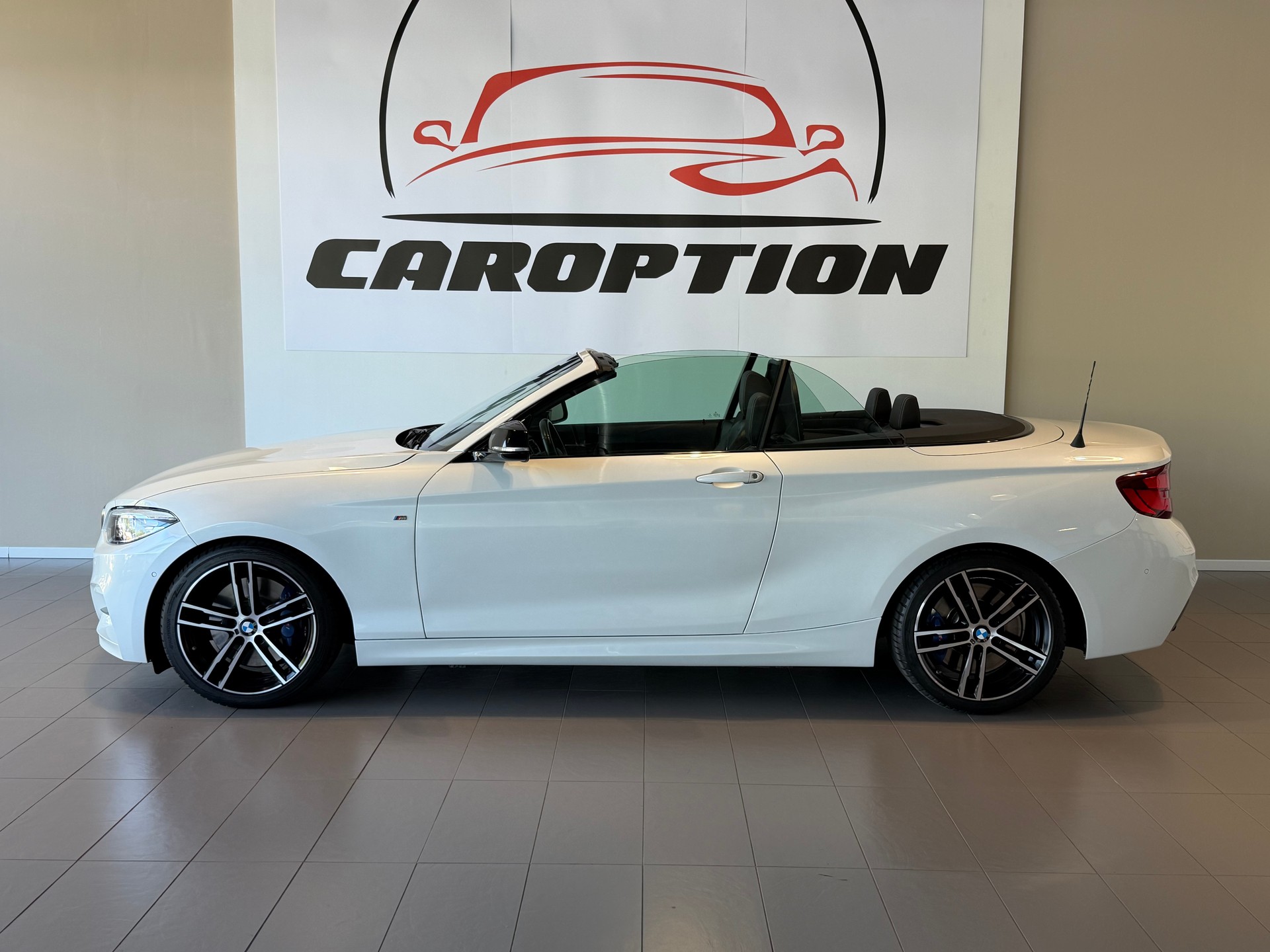 BMW M240i xDrive Steptronic-image-4