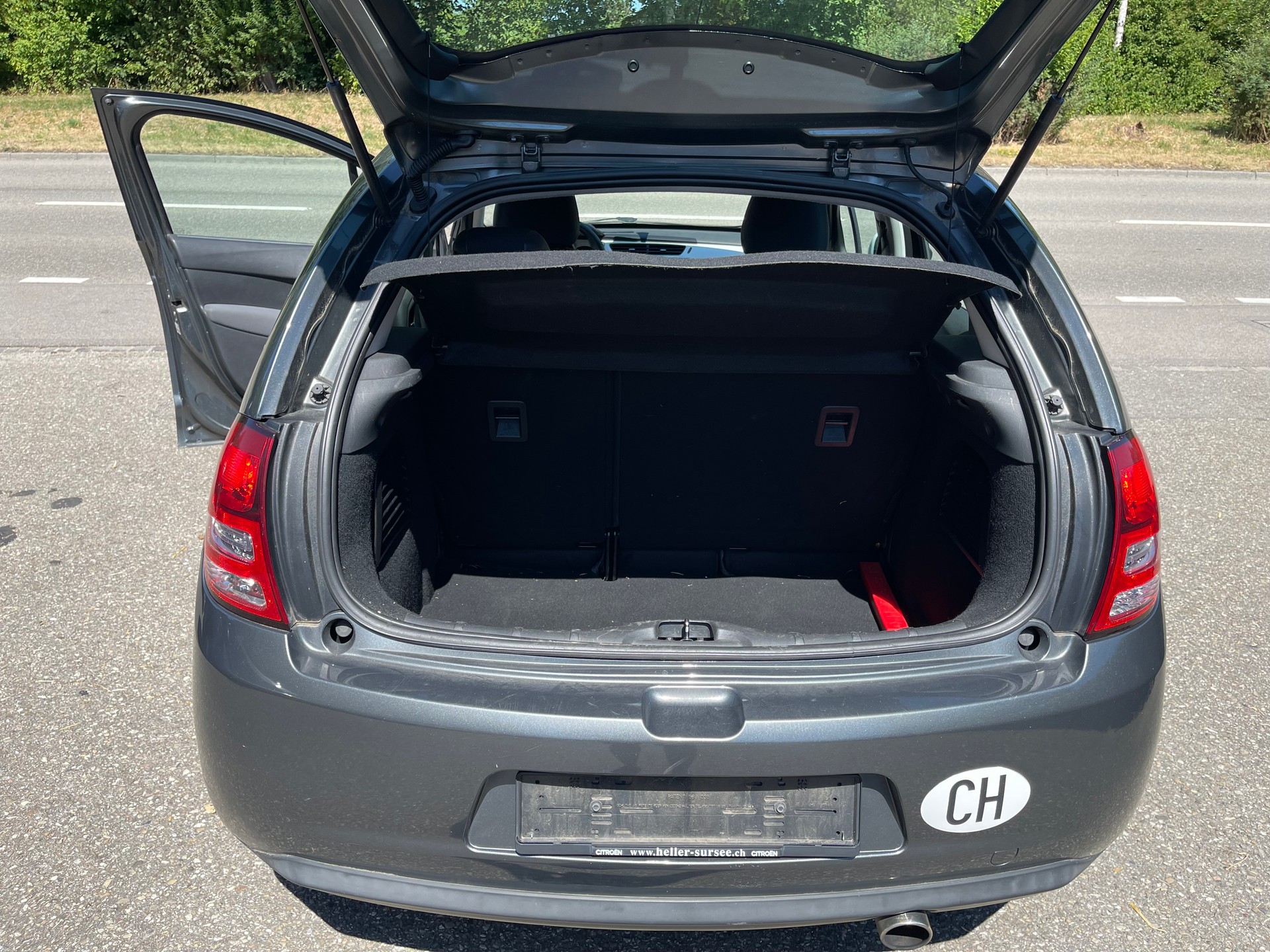 CITROEN C3 1.4i Swiss Style-image-8