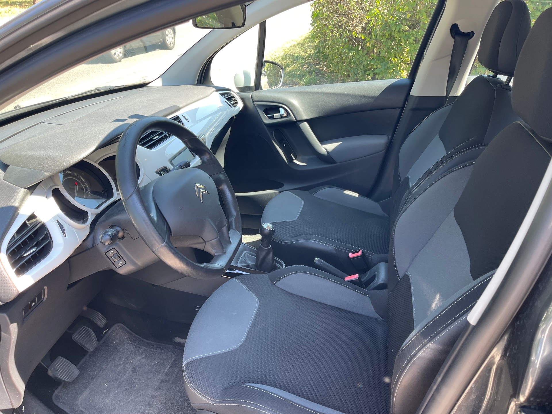 CITROEN C3 1.4i Swiss Style-image-6