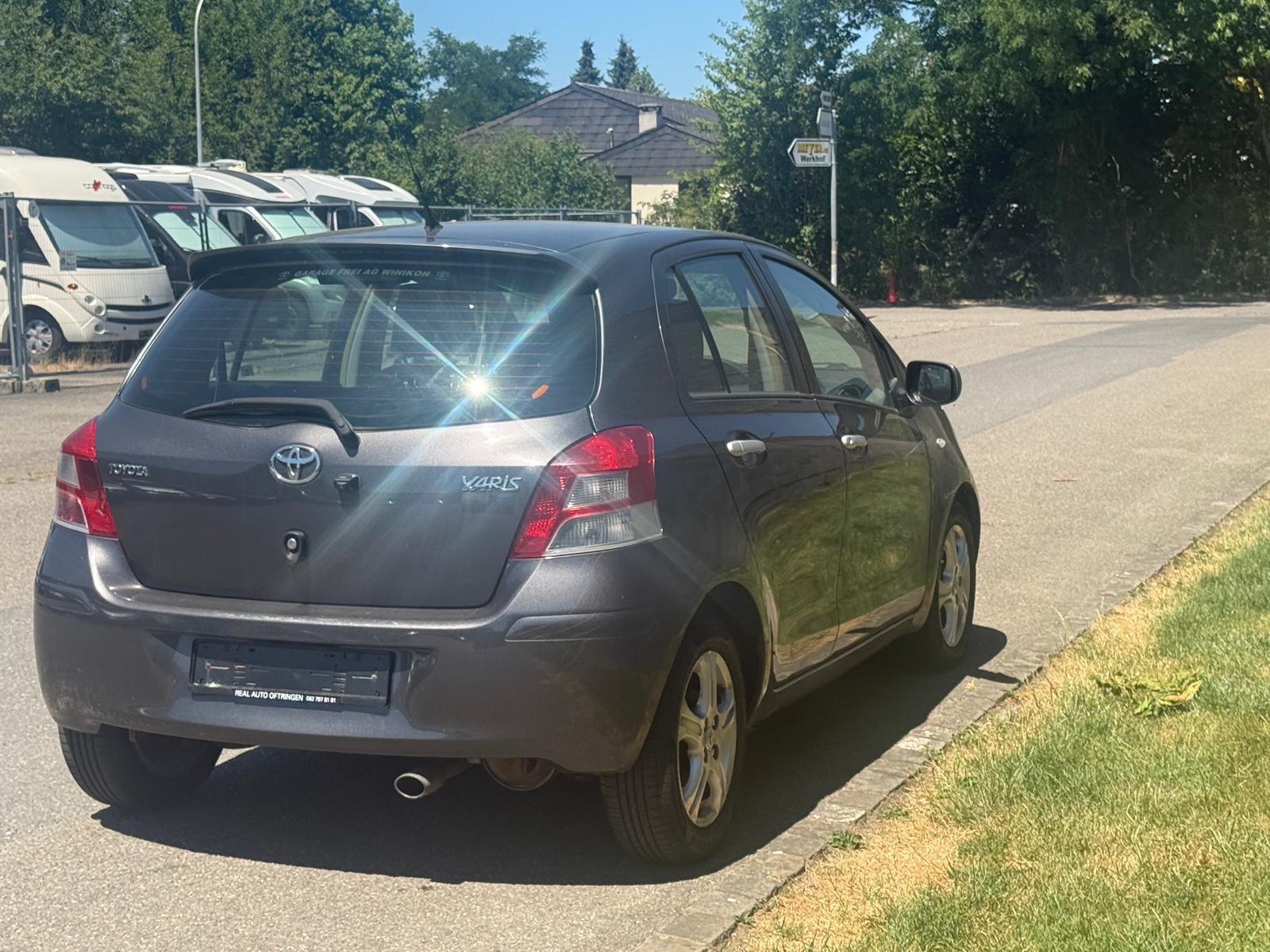TOYOTA Yaris 1.33 S-image-4