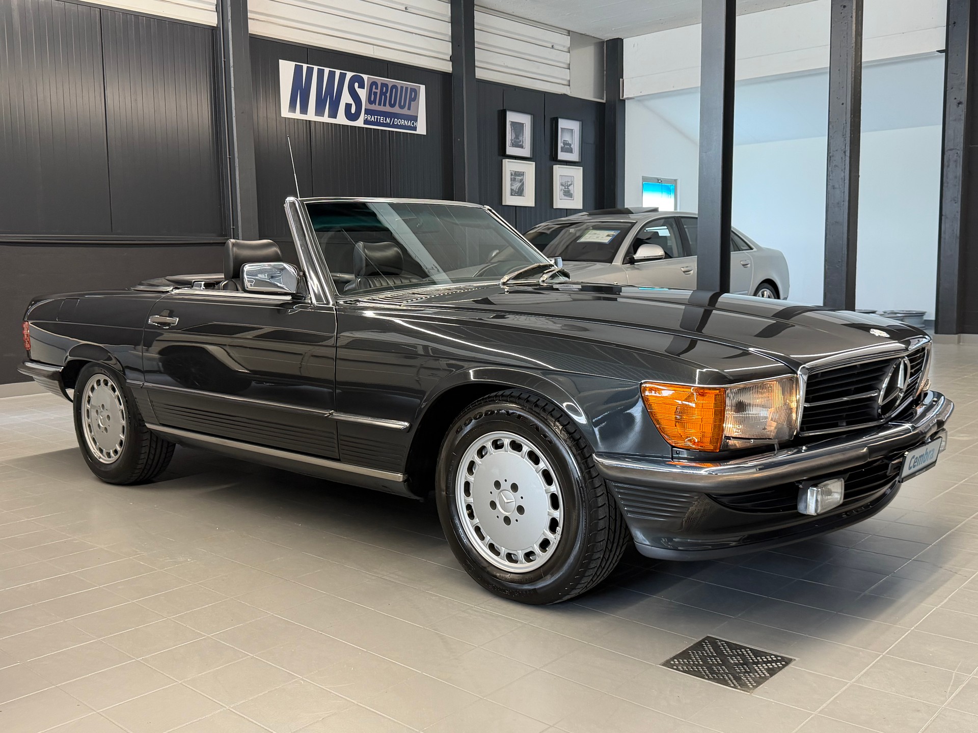 MERCEDES-BENZ 300 SL Automatic-image-1