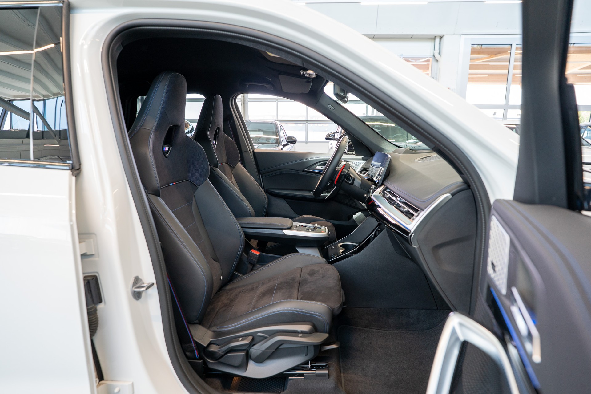 BMW X1 M35i M Sport Pro / Head-Up / Harman Kardon Sound / 360° Kamera-image-13