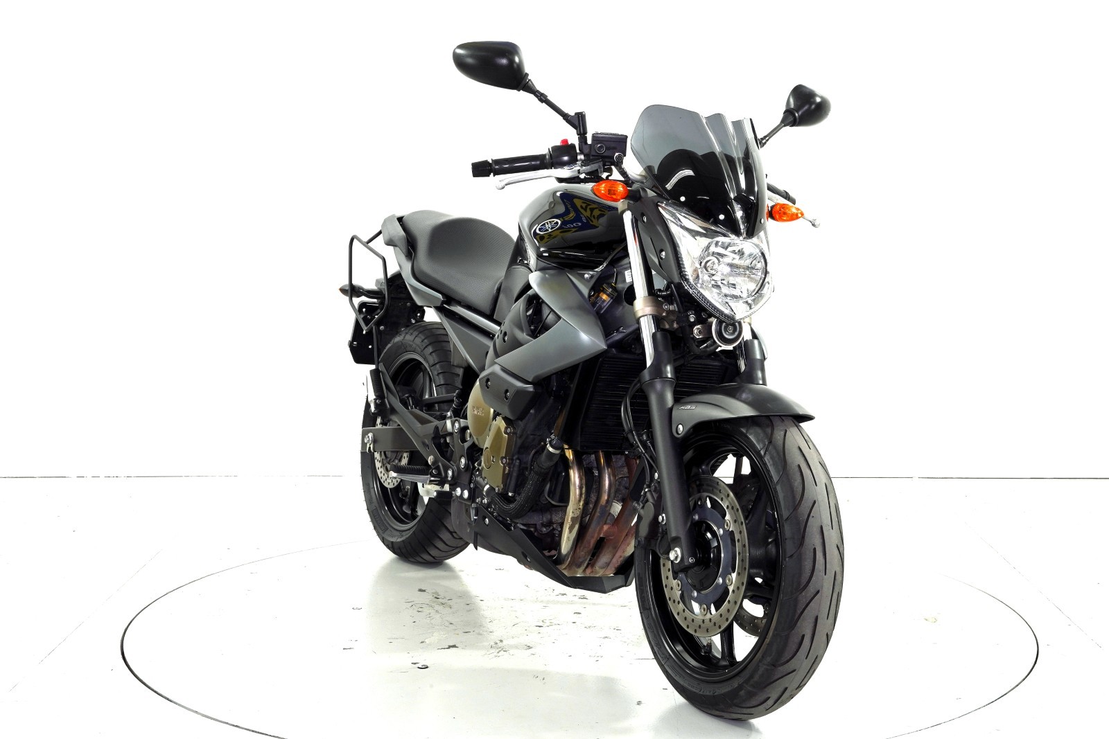 YAMAHA XJ6N ABS-showroom-element-1
