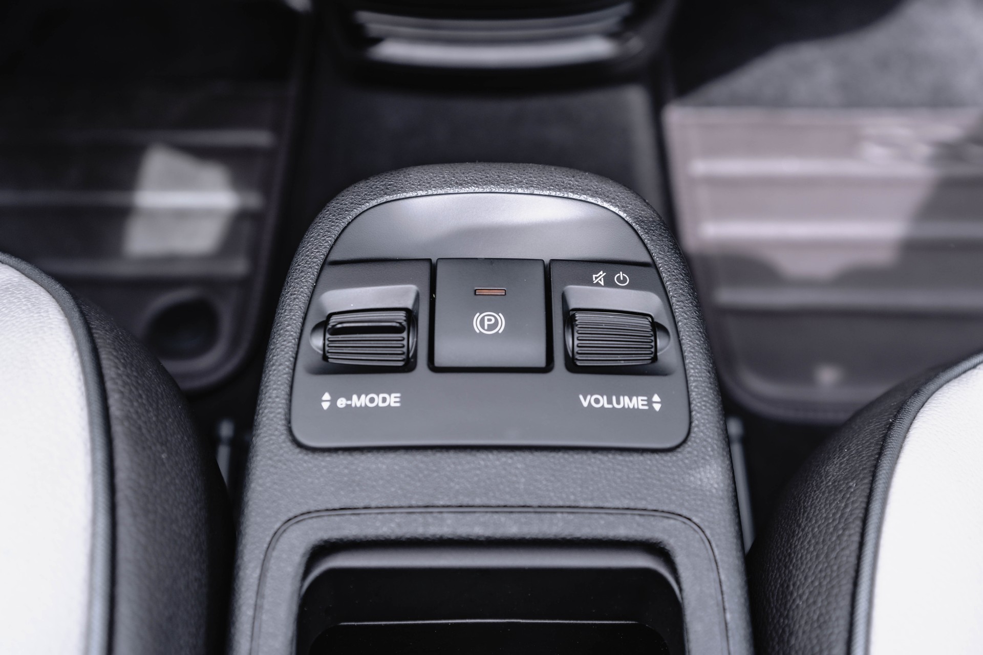 FIAT 500 C electric 87 kW La Prima * FRISCH AB MFK * TRAUMHAFTE AUSSTATTUNG *-image-17