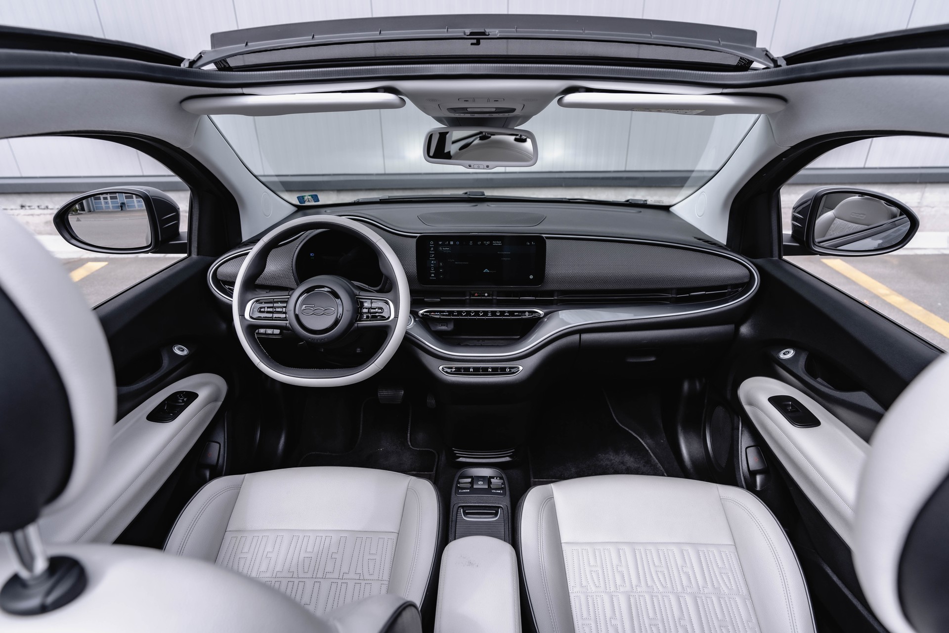 FIAT 500 C electric 87 kW La Prima * FRISCH AB MFK * TRAUMHAFTE AUSSTATTUNG *-image-12