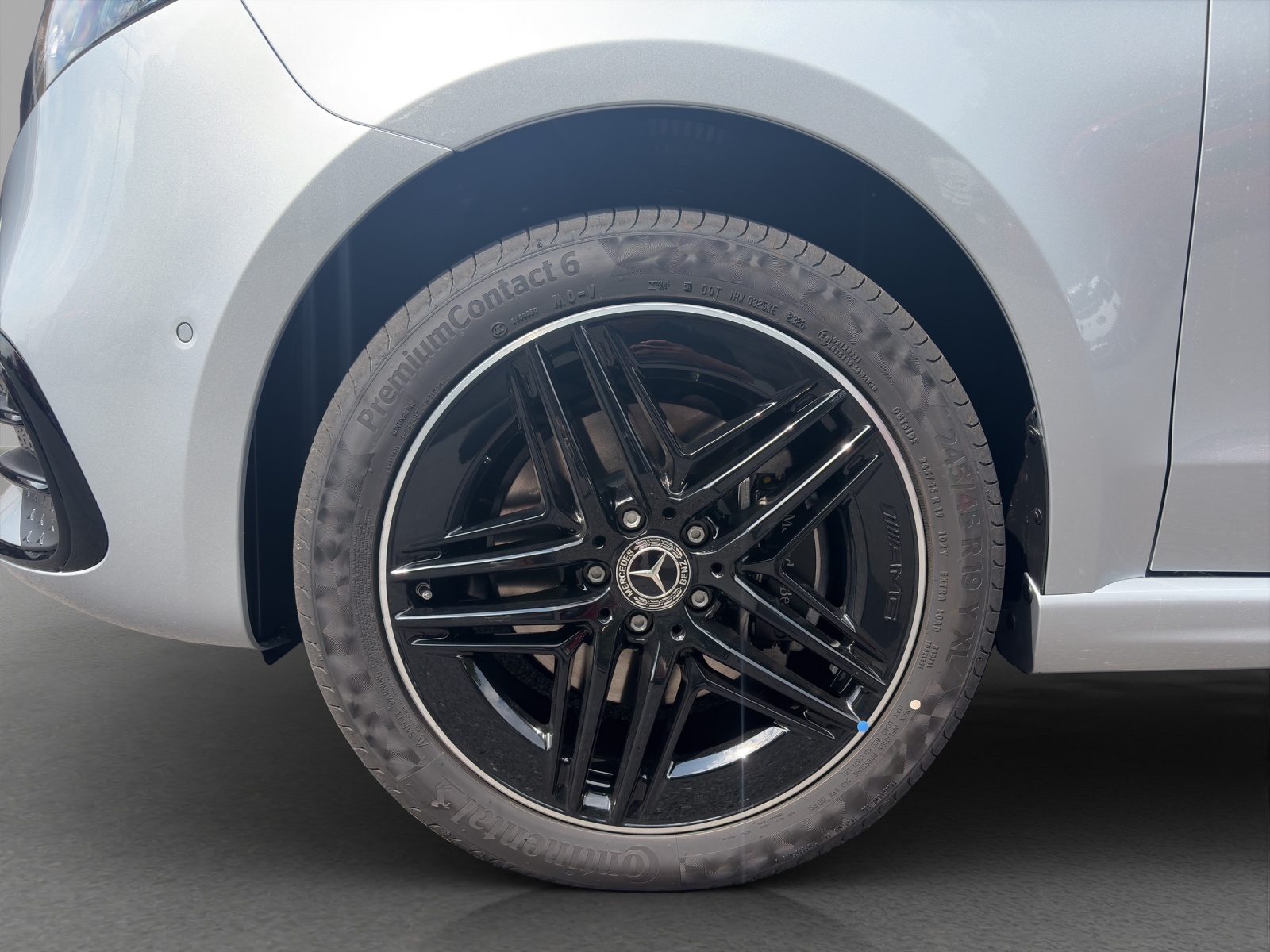 MERCEDES-BENZ V 300 d lang 4Matic Swiss Edition 9G-Tronic-image-15