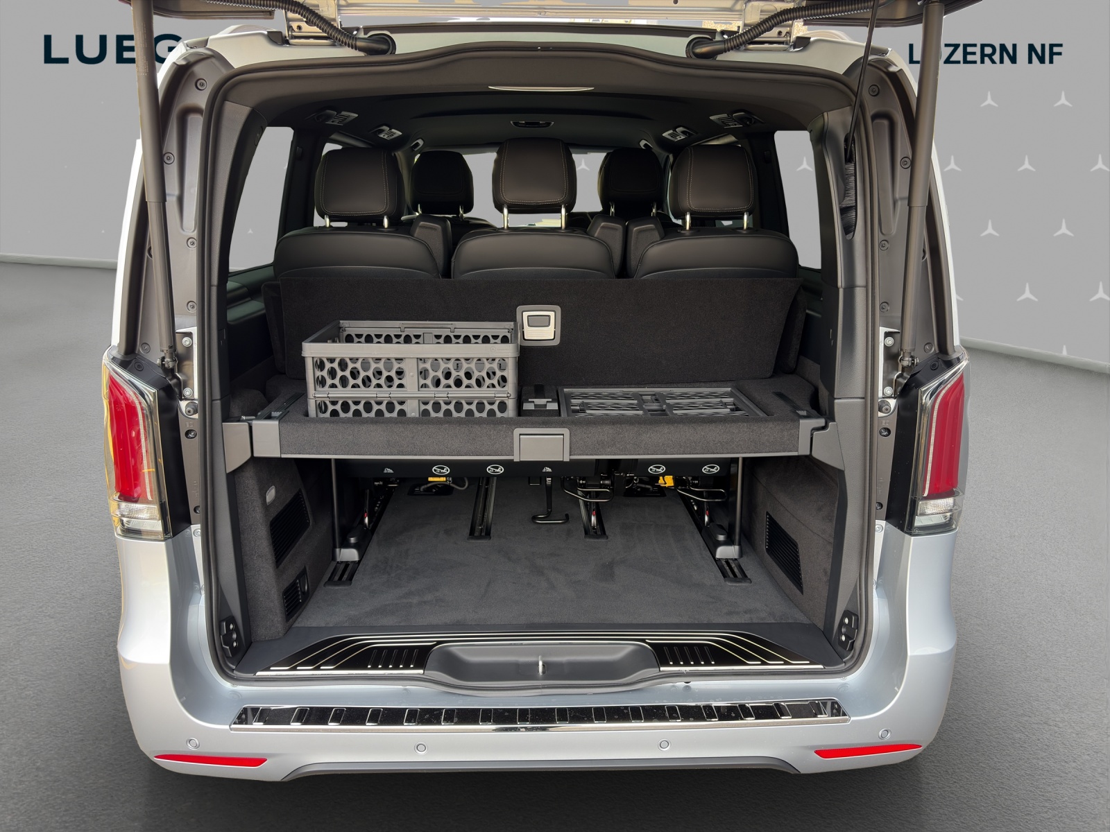 MERCEDES-BENZ V 300 d lang 4Matic Swiss Edition 9G-Tronic-image-13
