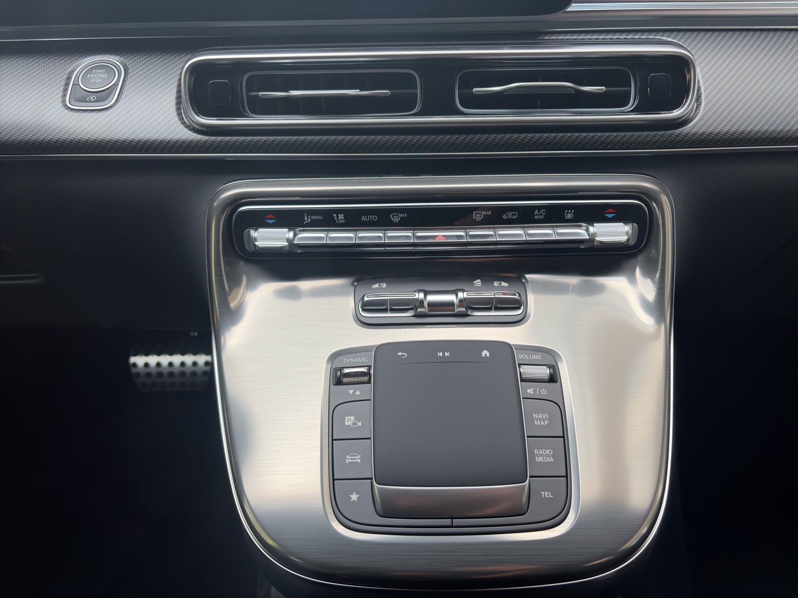 MERCEDES-BENZ V 300 d lang 4Matic Swiss Edition 9G-Tronic-image-9