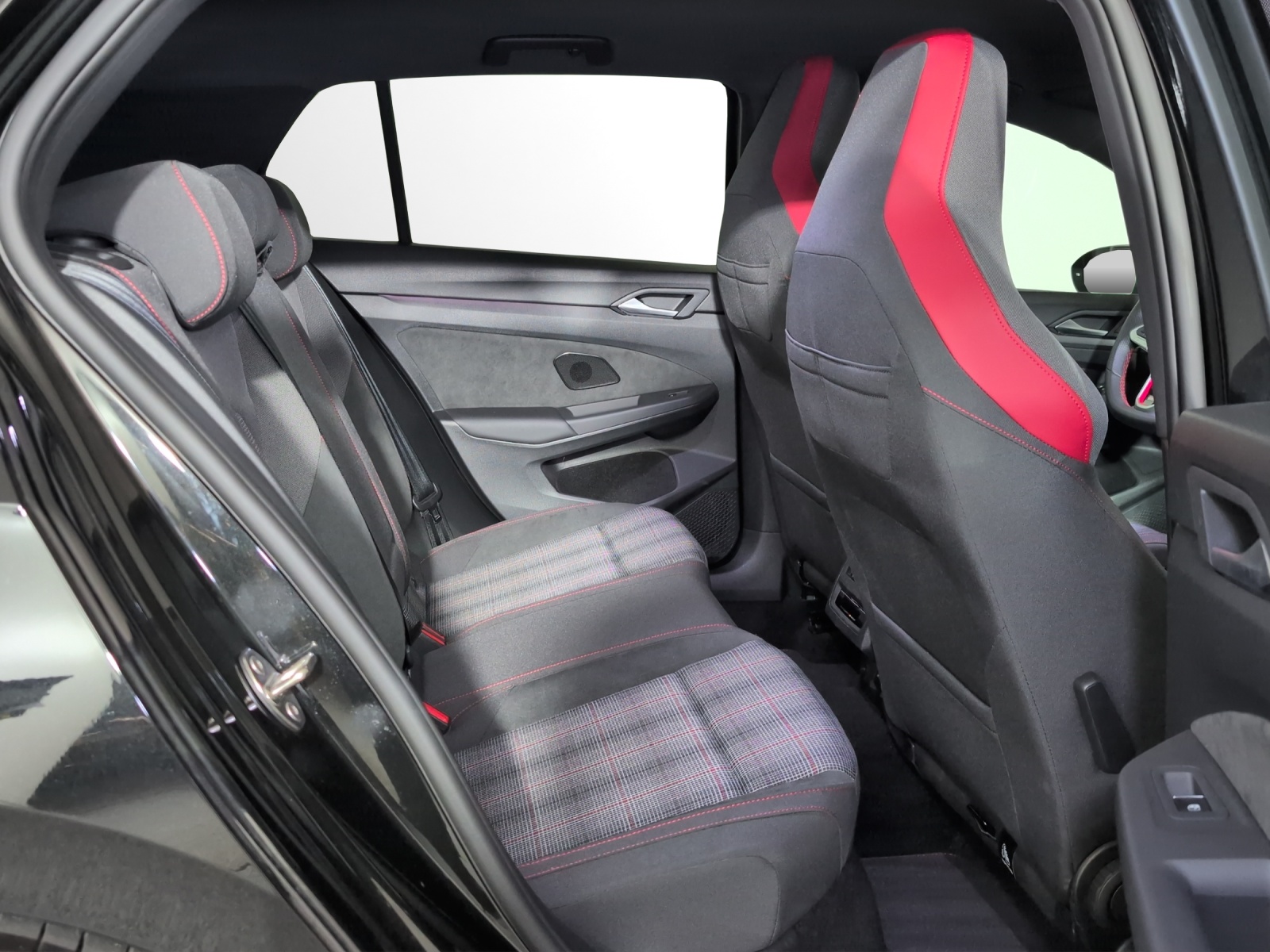 VW Golf 2.0 TSI GTI DSG-image-8
