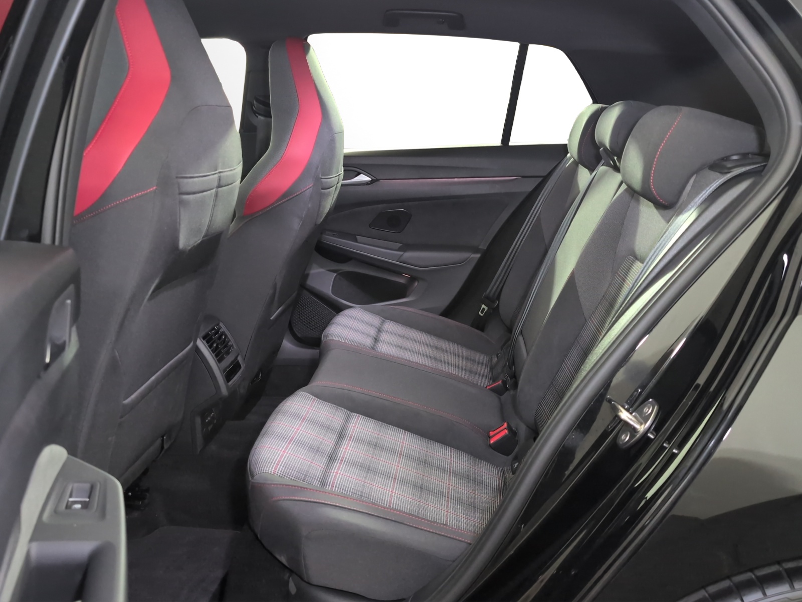 VW Golf 2.0 TSI GTI DSG-image-7