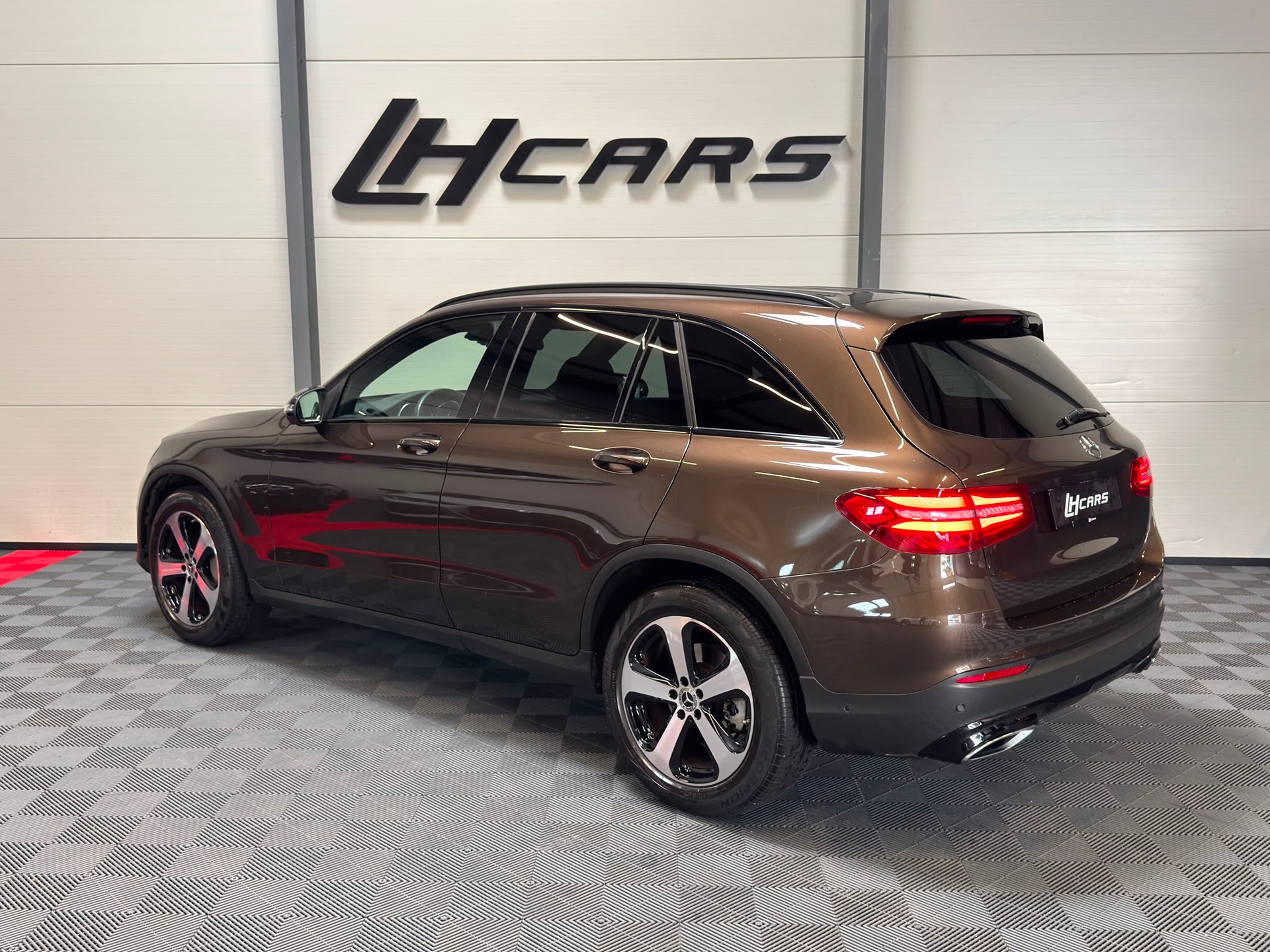 MERCEDES-BENZ GLC 250 d Exclusive 4m-image-2