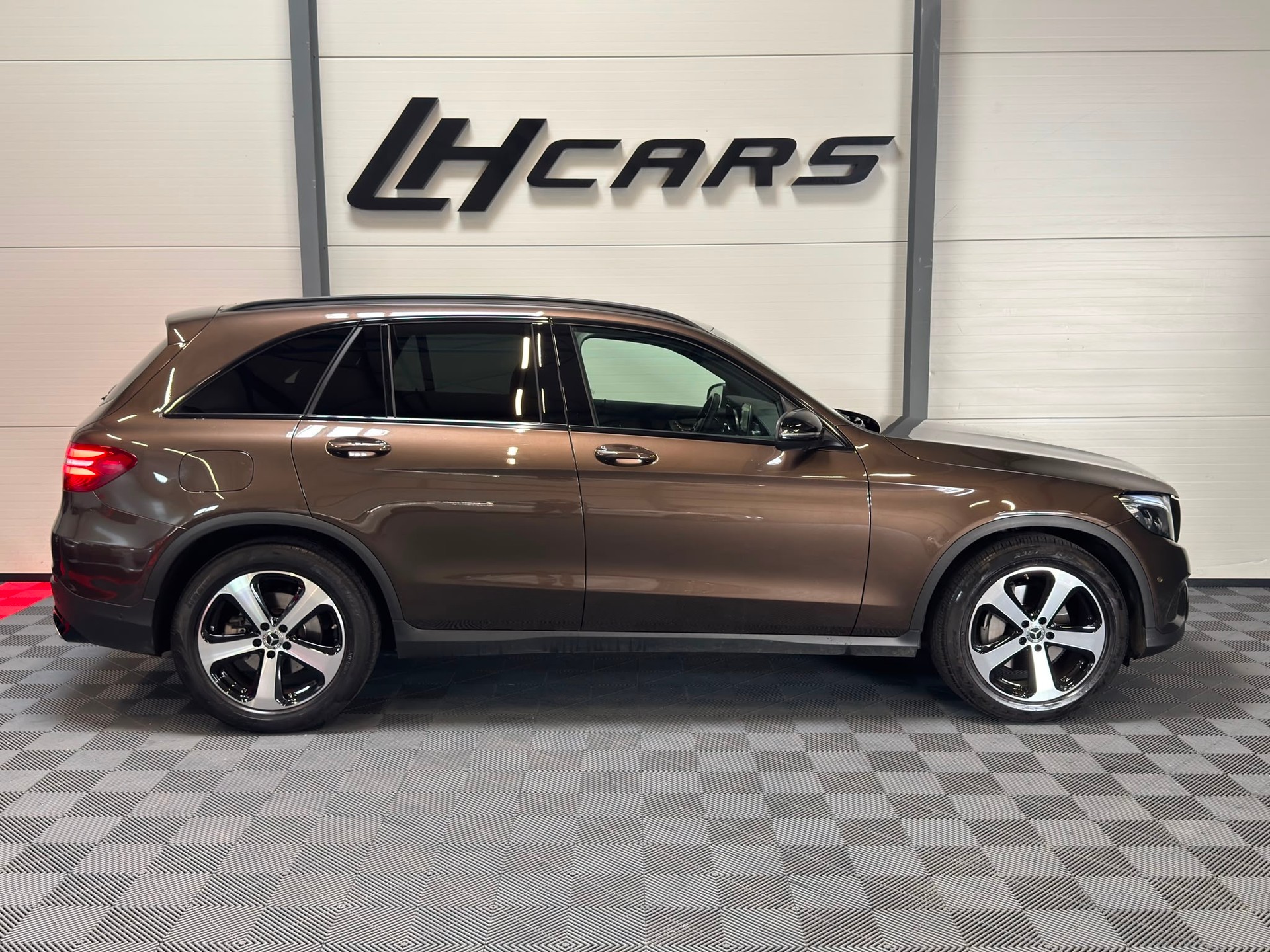 MERCEDES-BENZ GLC 250 d Exclusive 4m-image-4