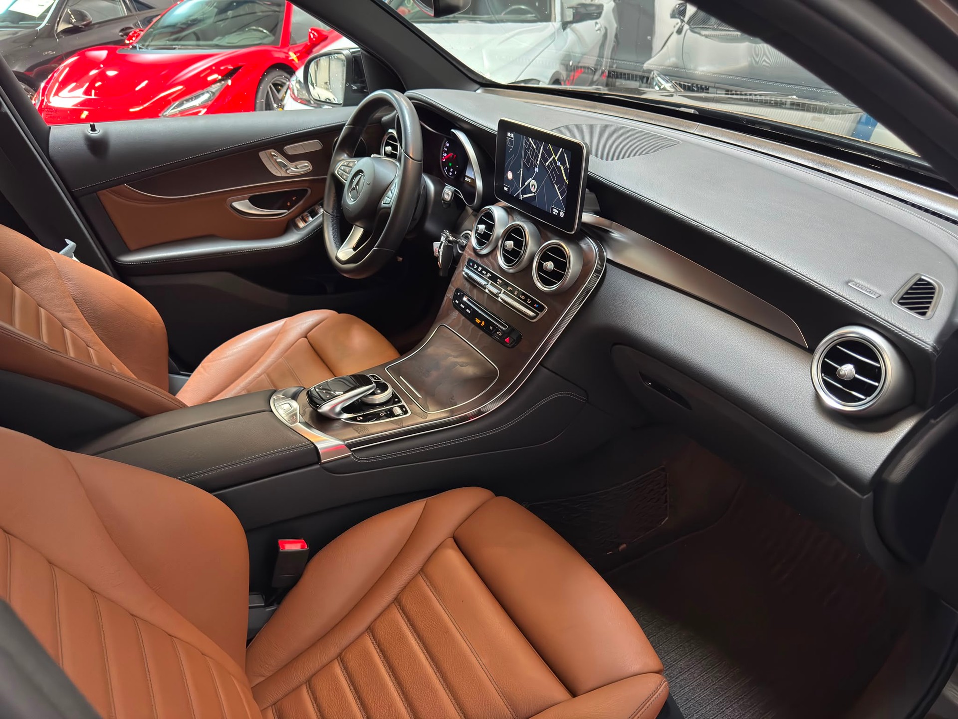 MERCEDES-BENZ GLC 250 d Exclusive 4m-image-11