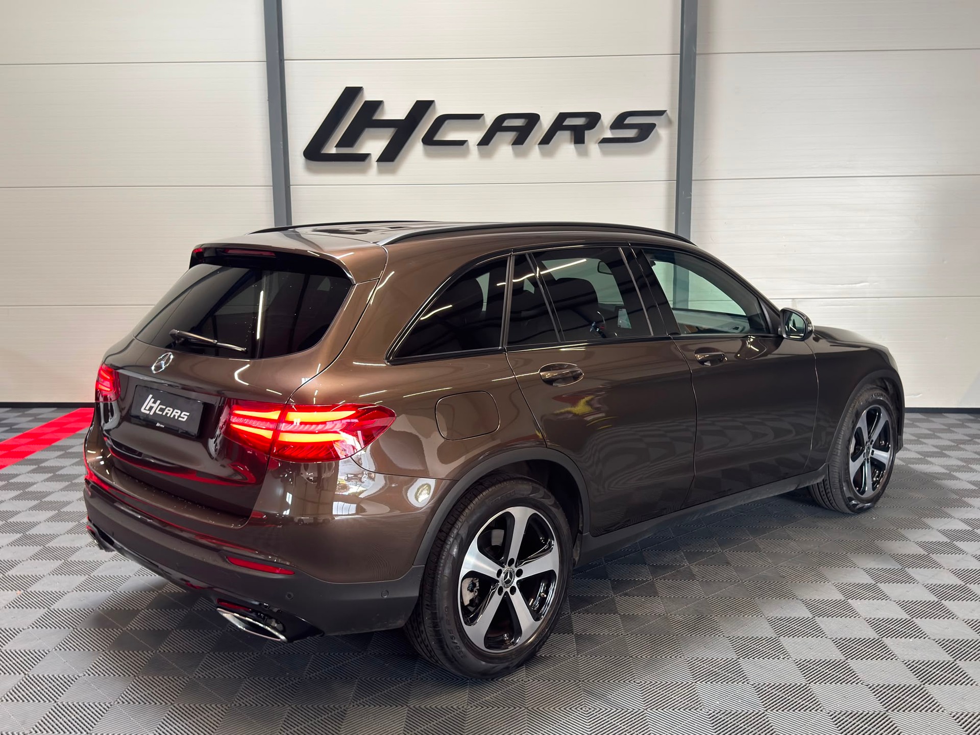 MERCEDES-BENZ GLC 250 d Exclusive 4m-image-3