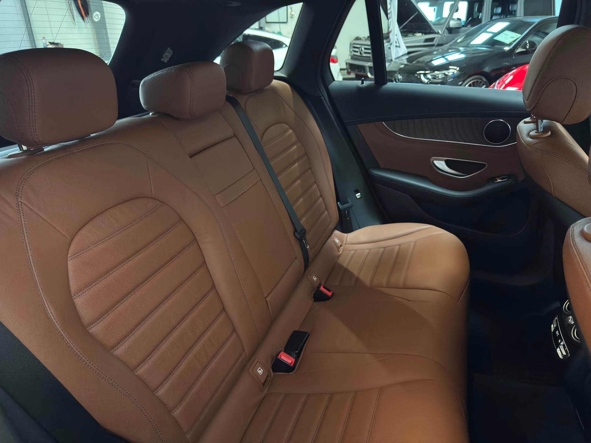 MERCEDES-BENZ GLC 250 d Exclusive 4m-image-12