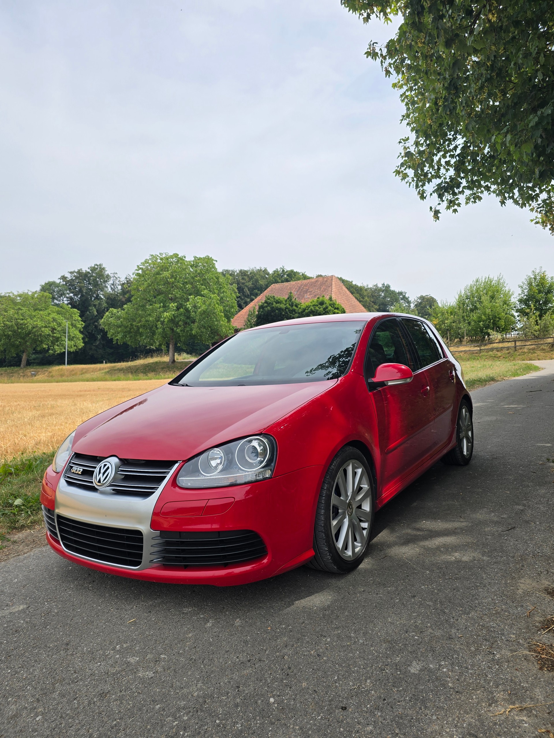 VW Golf R32 4Motion-image-0
