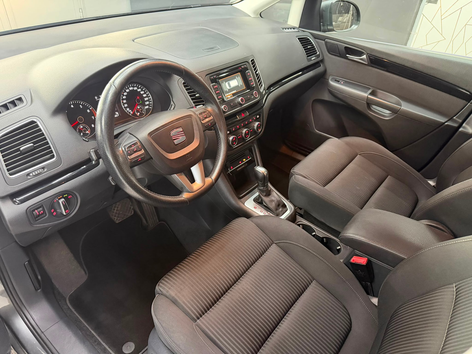 SEAT Alhambra 2.0 TSI Style Viva DSG-image-5