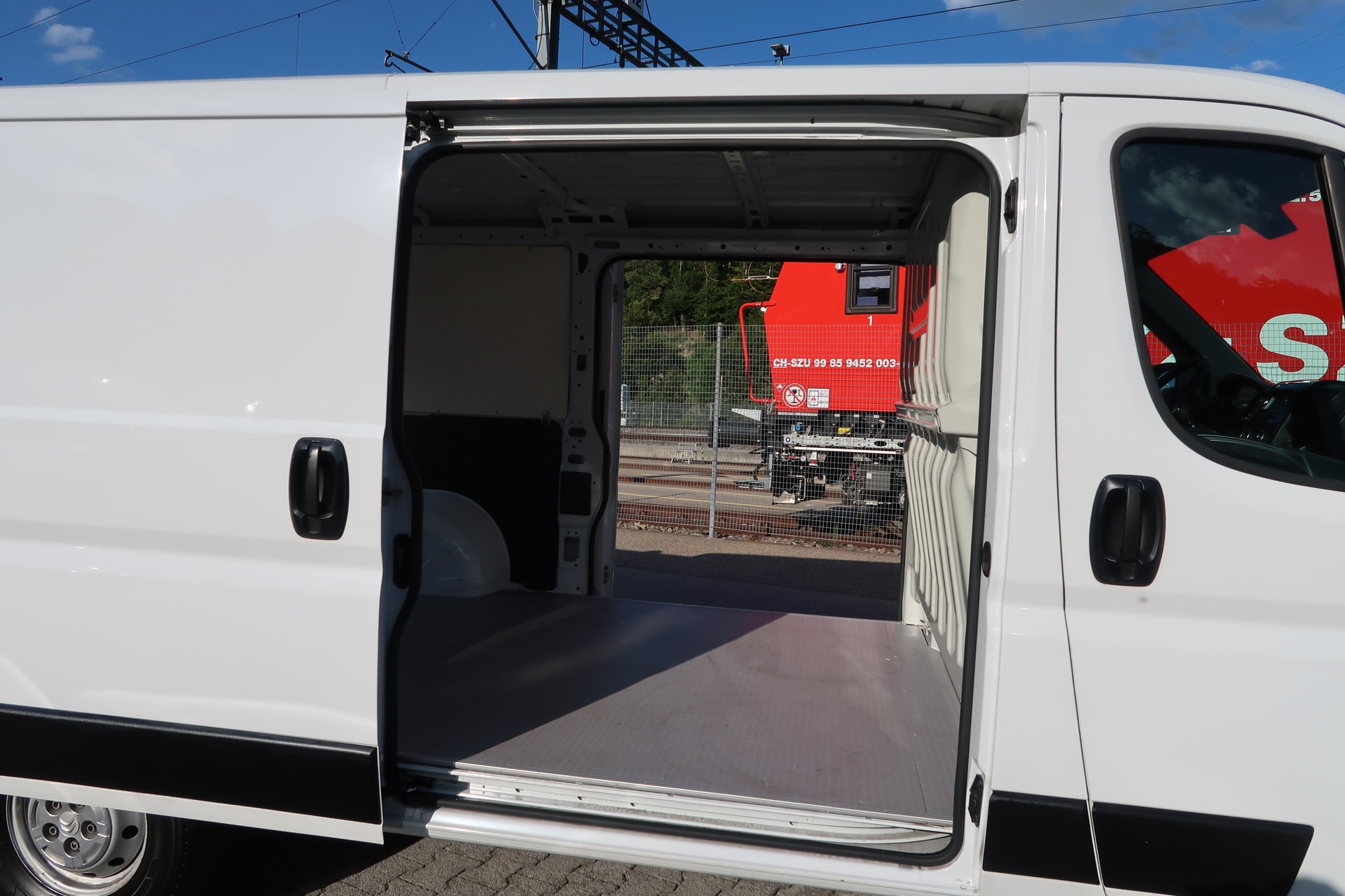 CITROEN Jumper 33 2.2 BlueHDi 140 Club L2H1-image-21