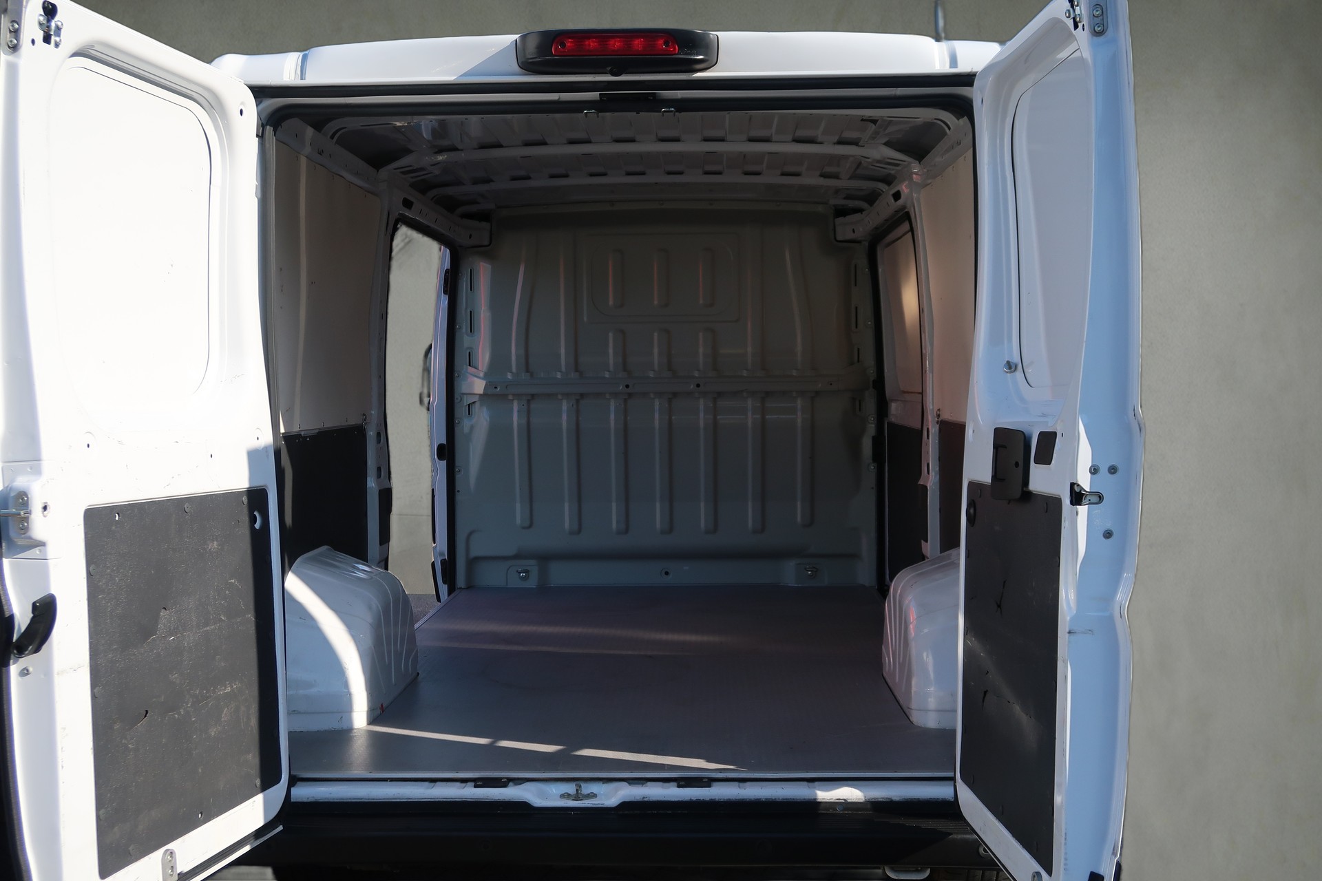 CITROEN Jumper 33 2.2 BlueHDi 140 Club L2H1-image-19