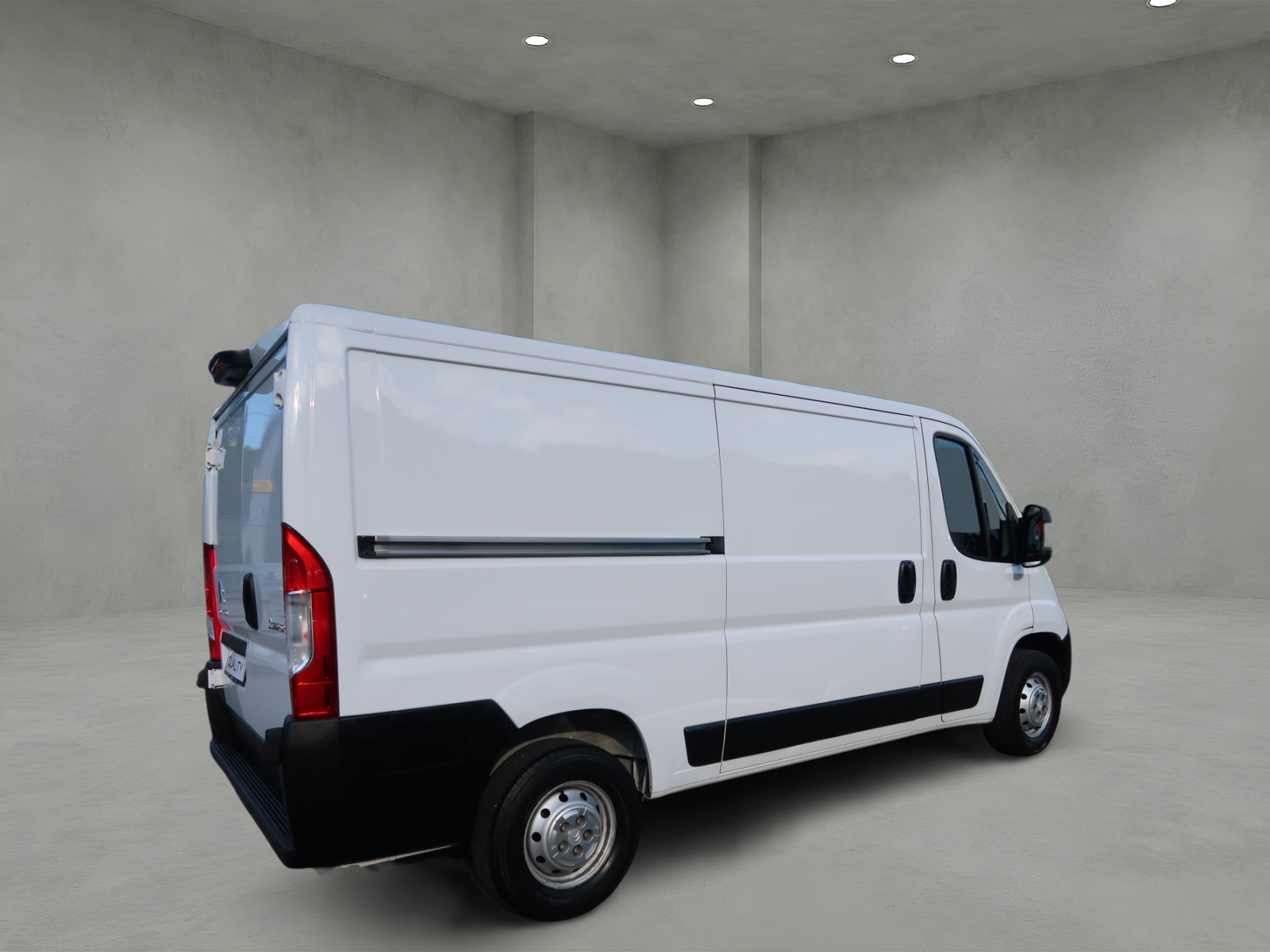 CITROEN Jumper 33 2.2 BlueHDi 140 Club L2H1-image-3