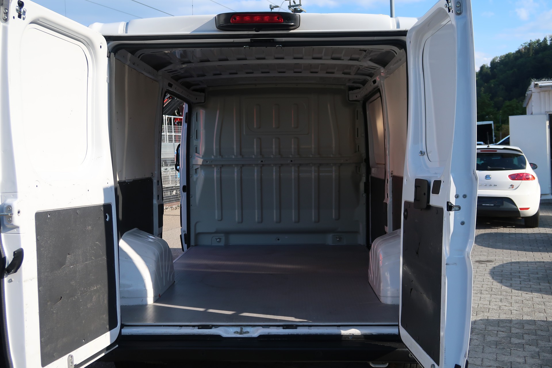 CITROEN Jumper 33 2.2 BlueHDi 140 Club L2H1-image-19