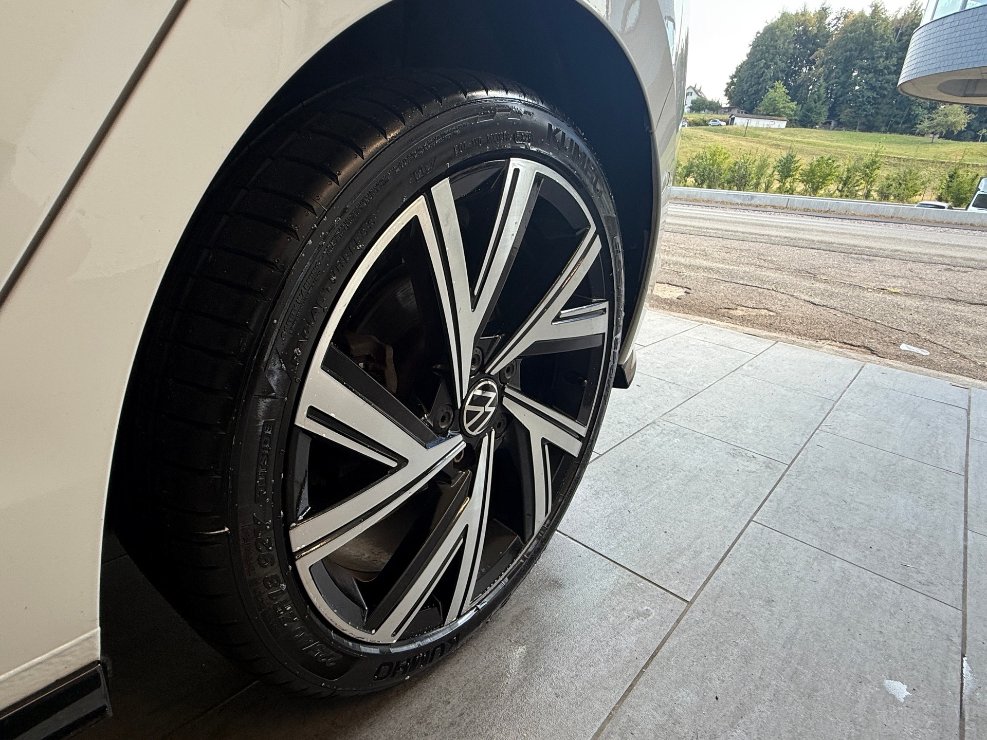 VW Golf 1.5 eTSI mHEV ACT R-Line DSG Ab 290.- pro Monat-image-19