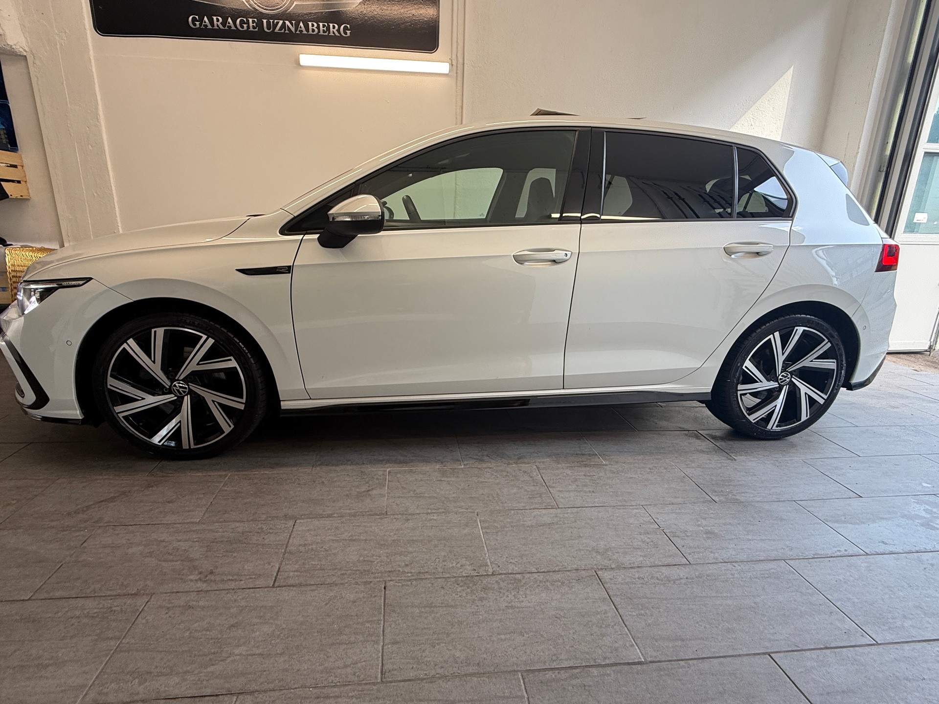 VW Golf 1.5 eTSI mHEV ACT R-Line DSG Ab 290.- pro Monat-image-1