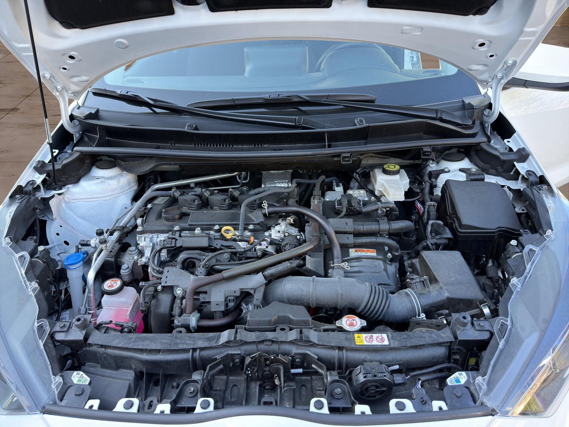 TOYOTA Yaris 1.5 VVT-i HSD Comfort-image-15