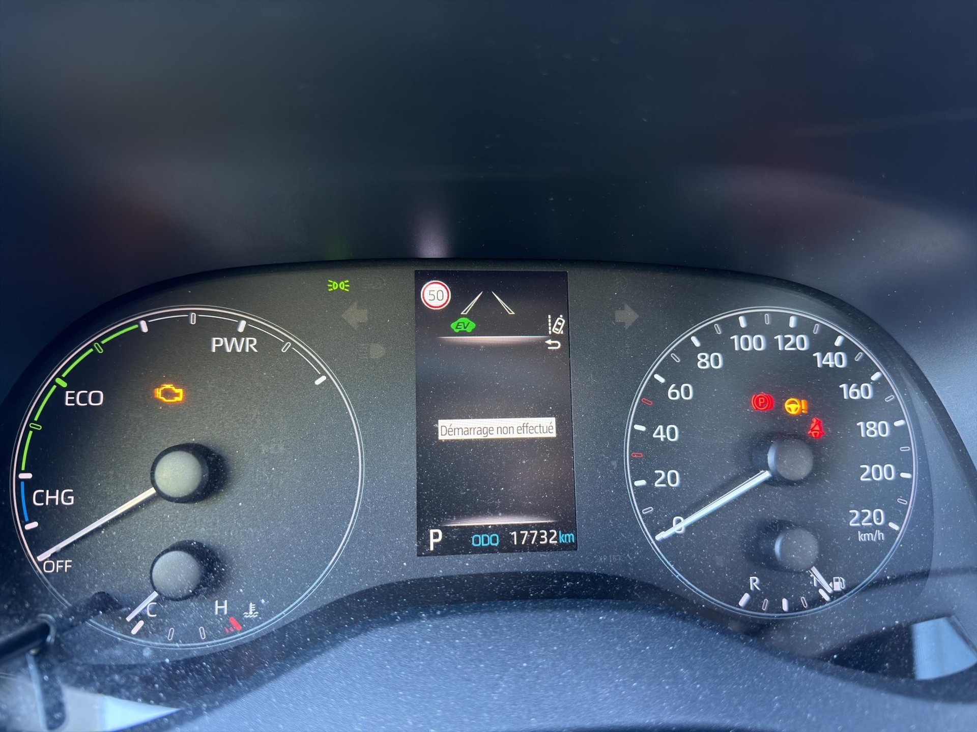 TOYOTA Yaris 1.5 VVT-i HSD Comfort-image-11