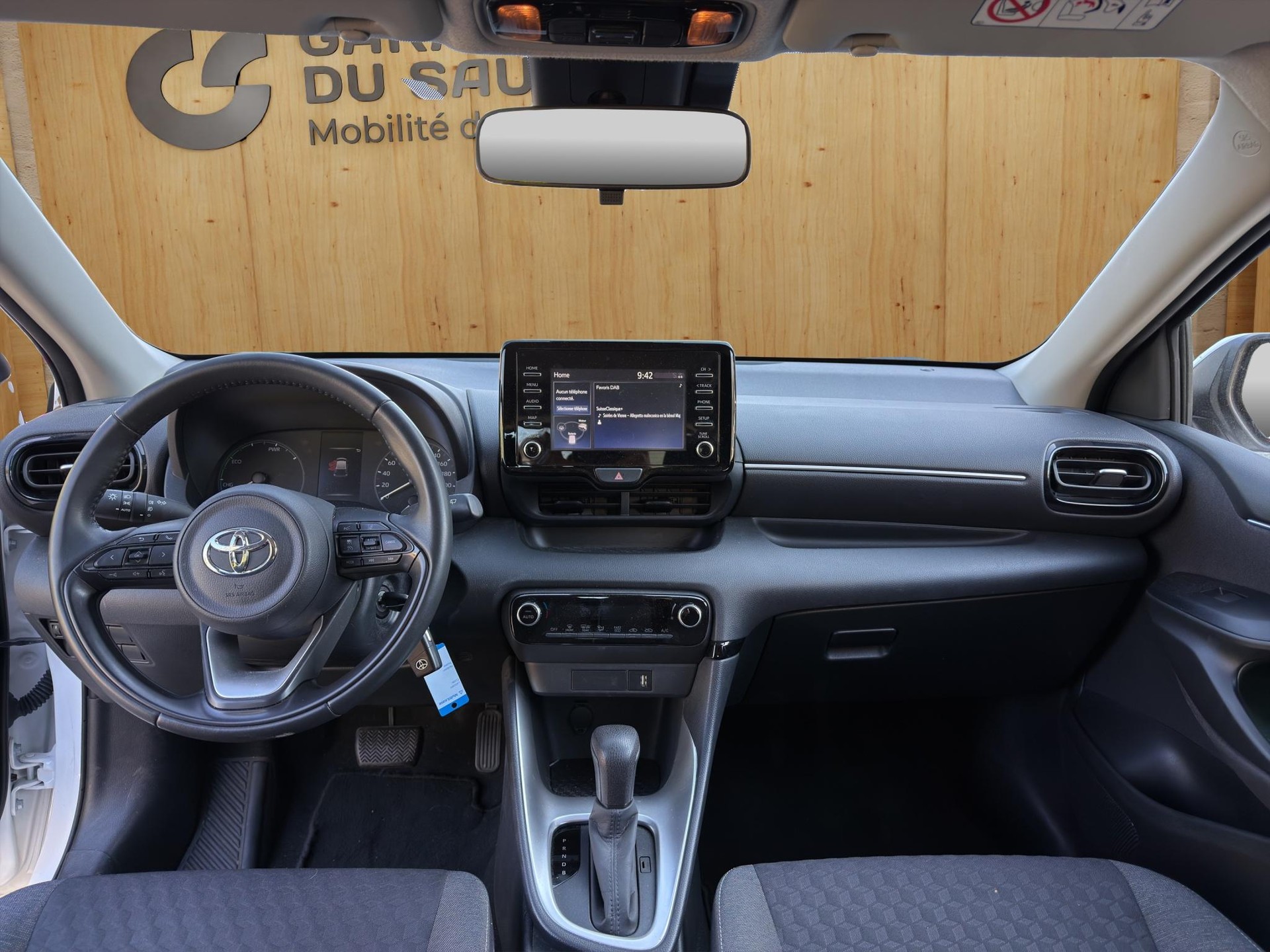 TOYOTA Yaris 1.5 VVT-i HSD Comfort-image-10