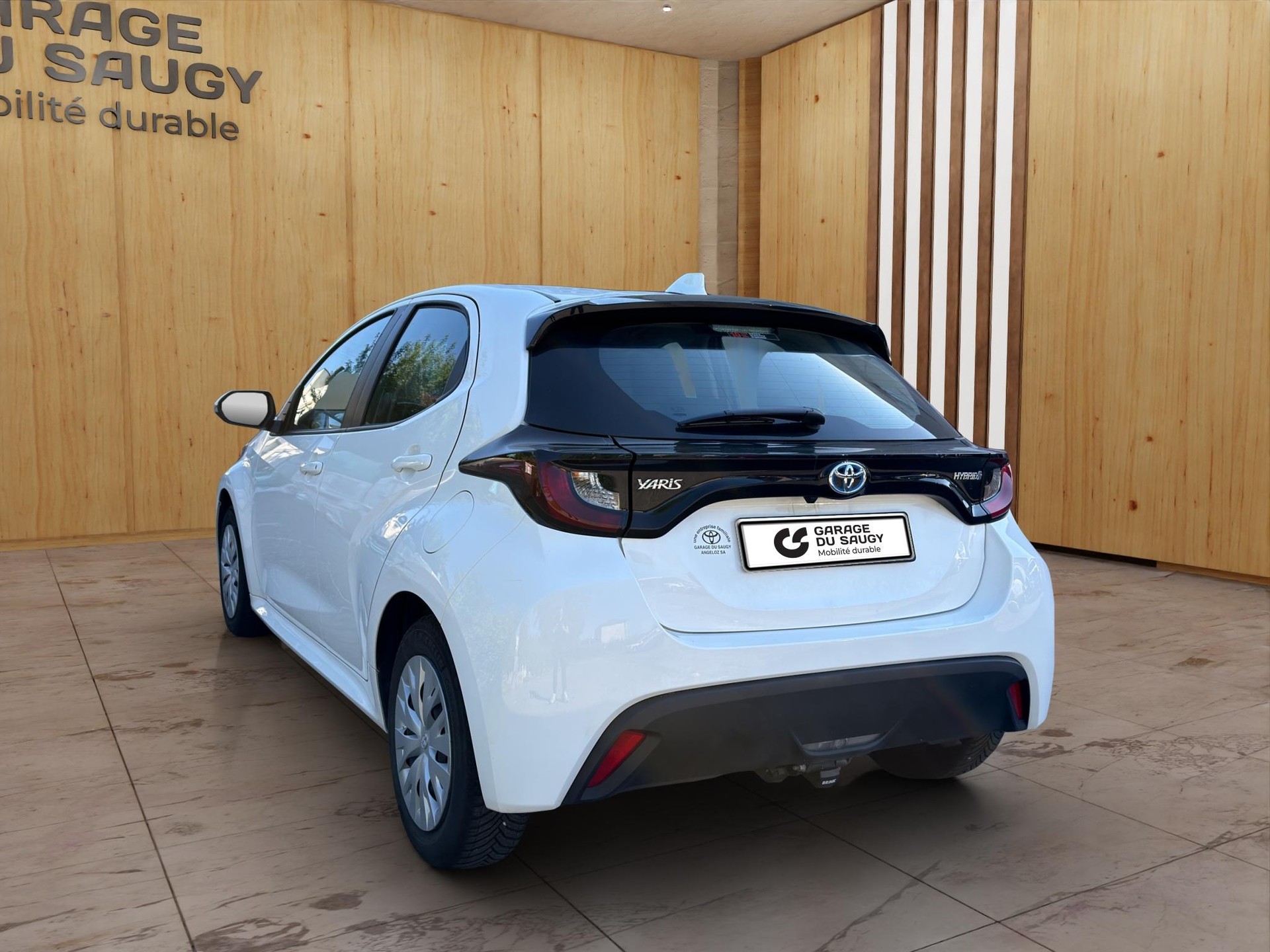 TOYOTA Yaris 1.5 VVT-i HSD Comfort-image-3