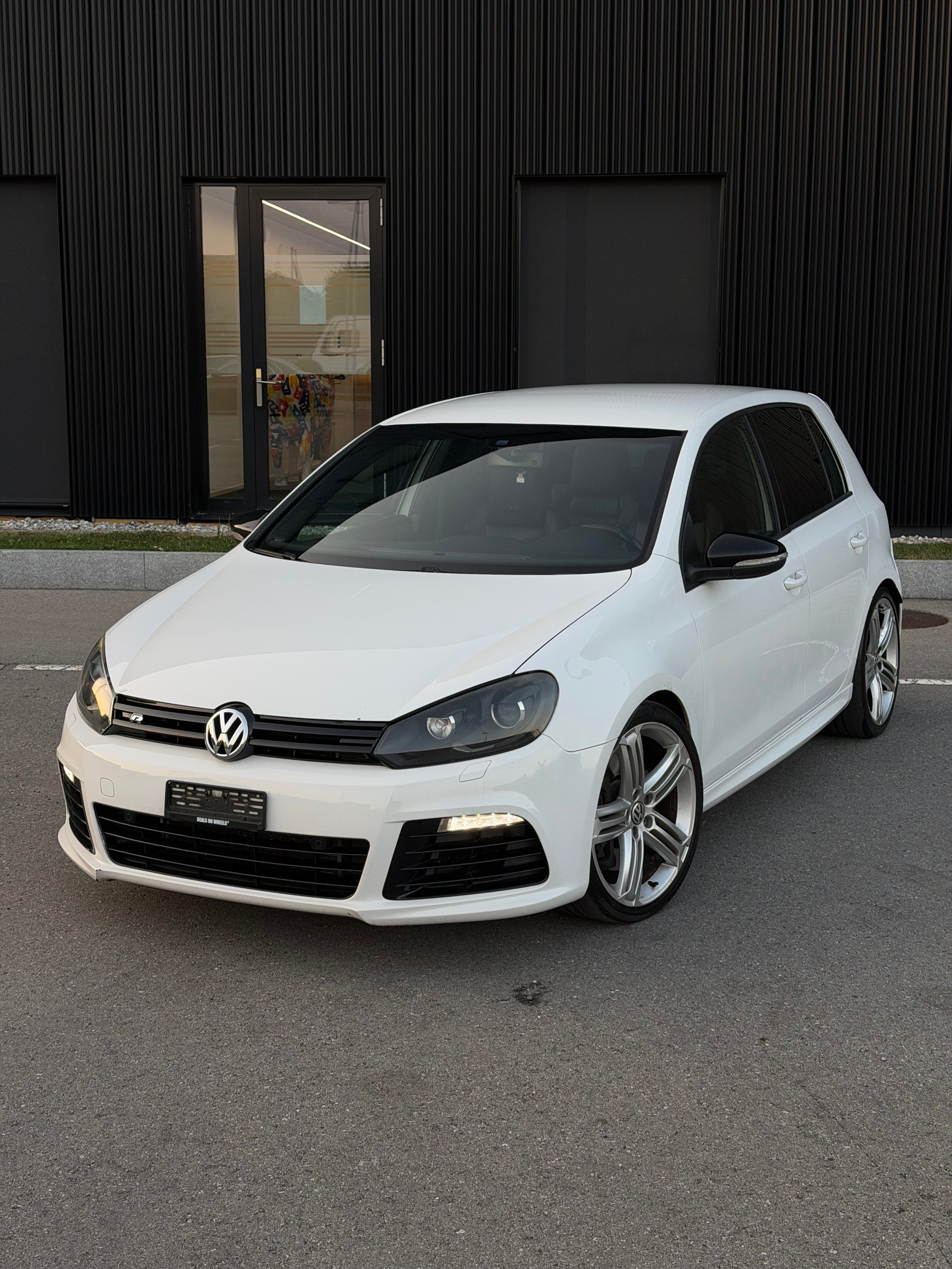 VW Golf 2.0 TSI R 4Motion DSG-image-13