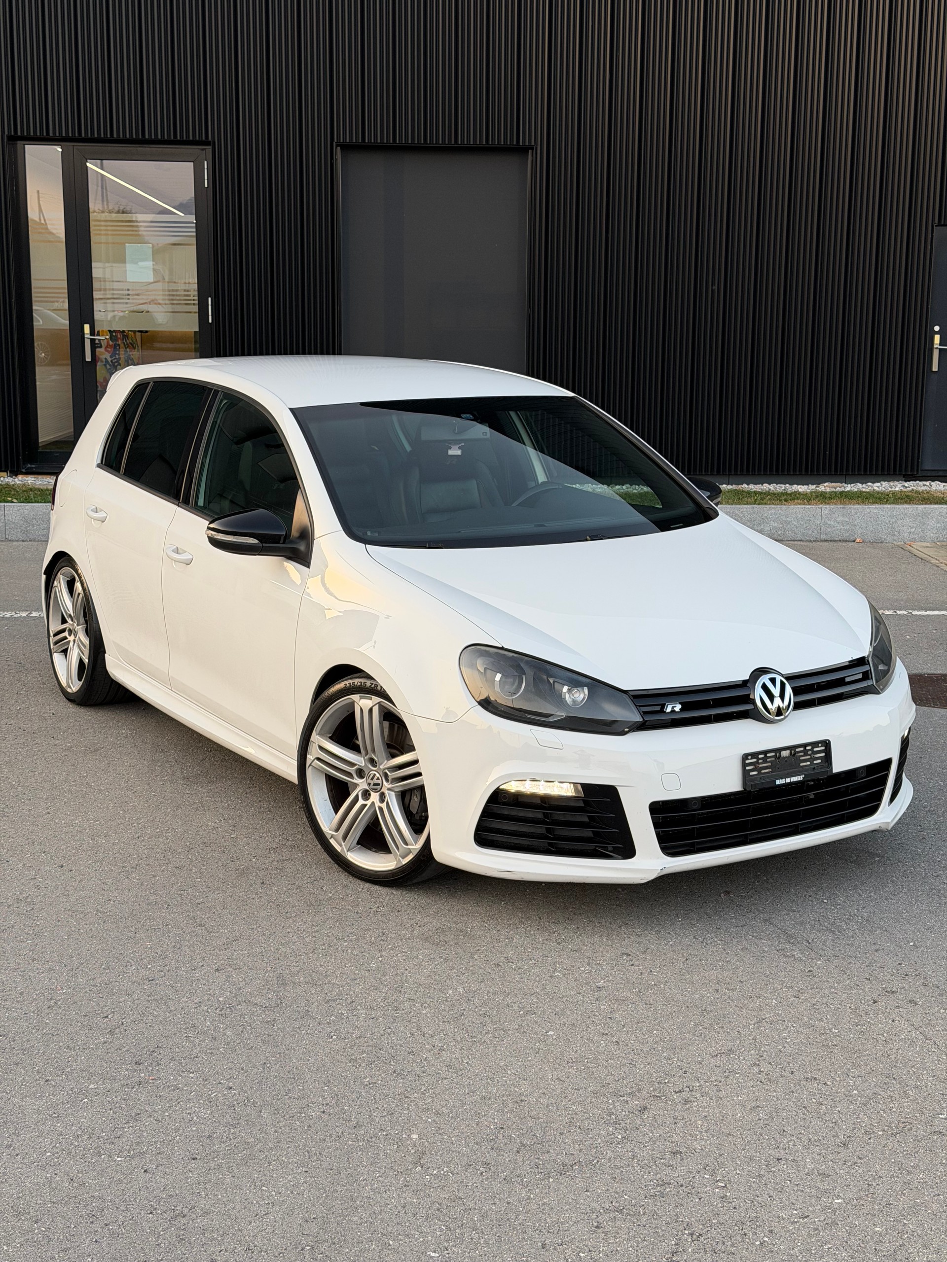 VW Golf 2.0 TSI R 4Motion DSG-image-11