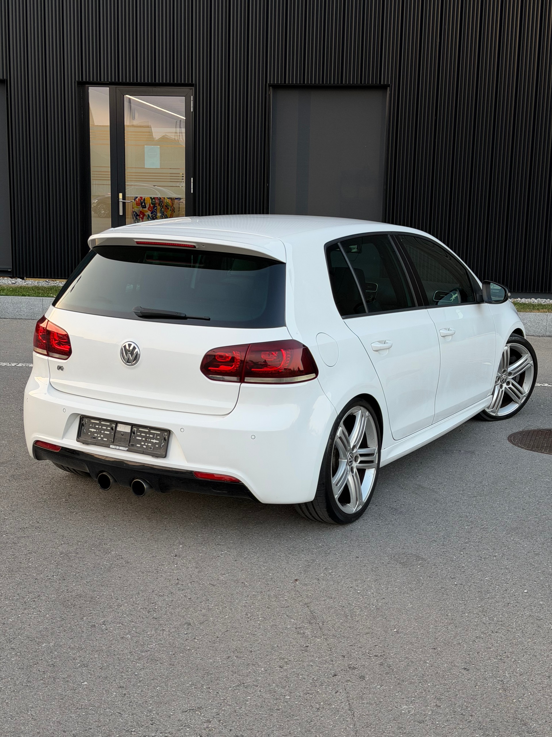 VW Golf 2.0 TSI R 4Motion DSG-image-7