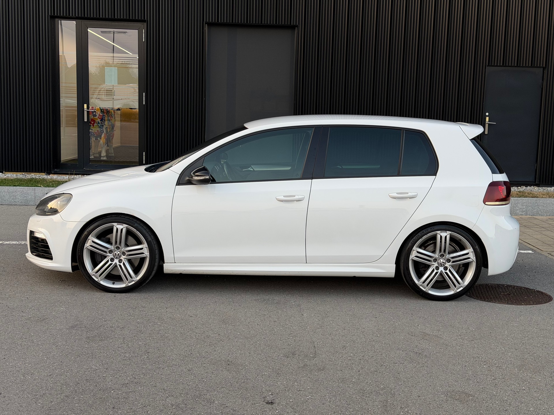 VW Golf 2.0 TSI R 4Motion DSG-image-3