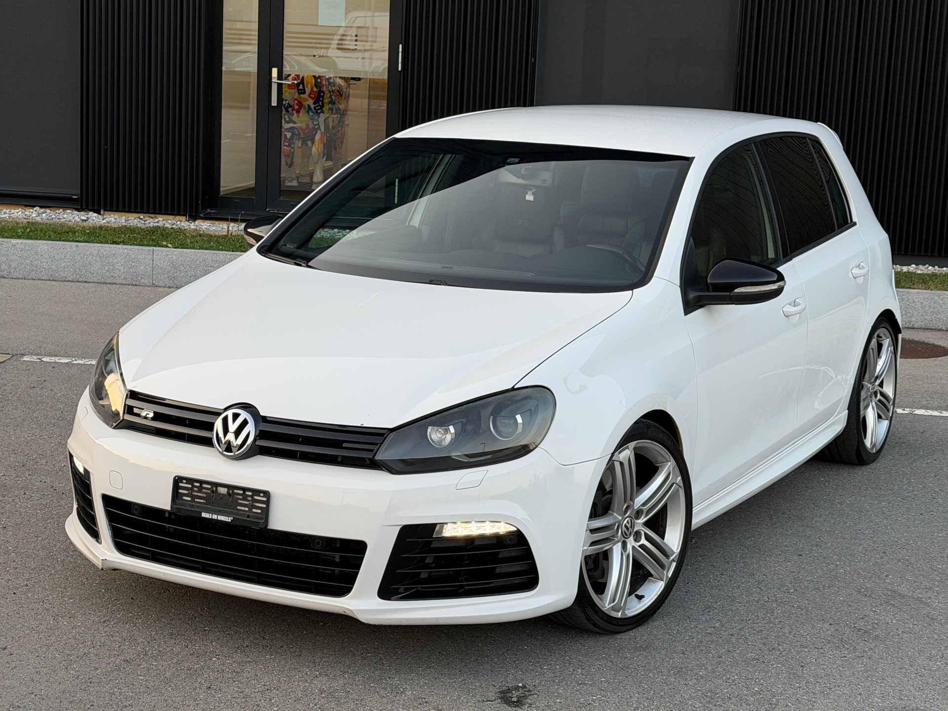 VW Golf 2.0 TSI R 4Motion DSG-image-2