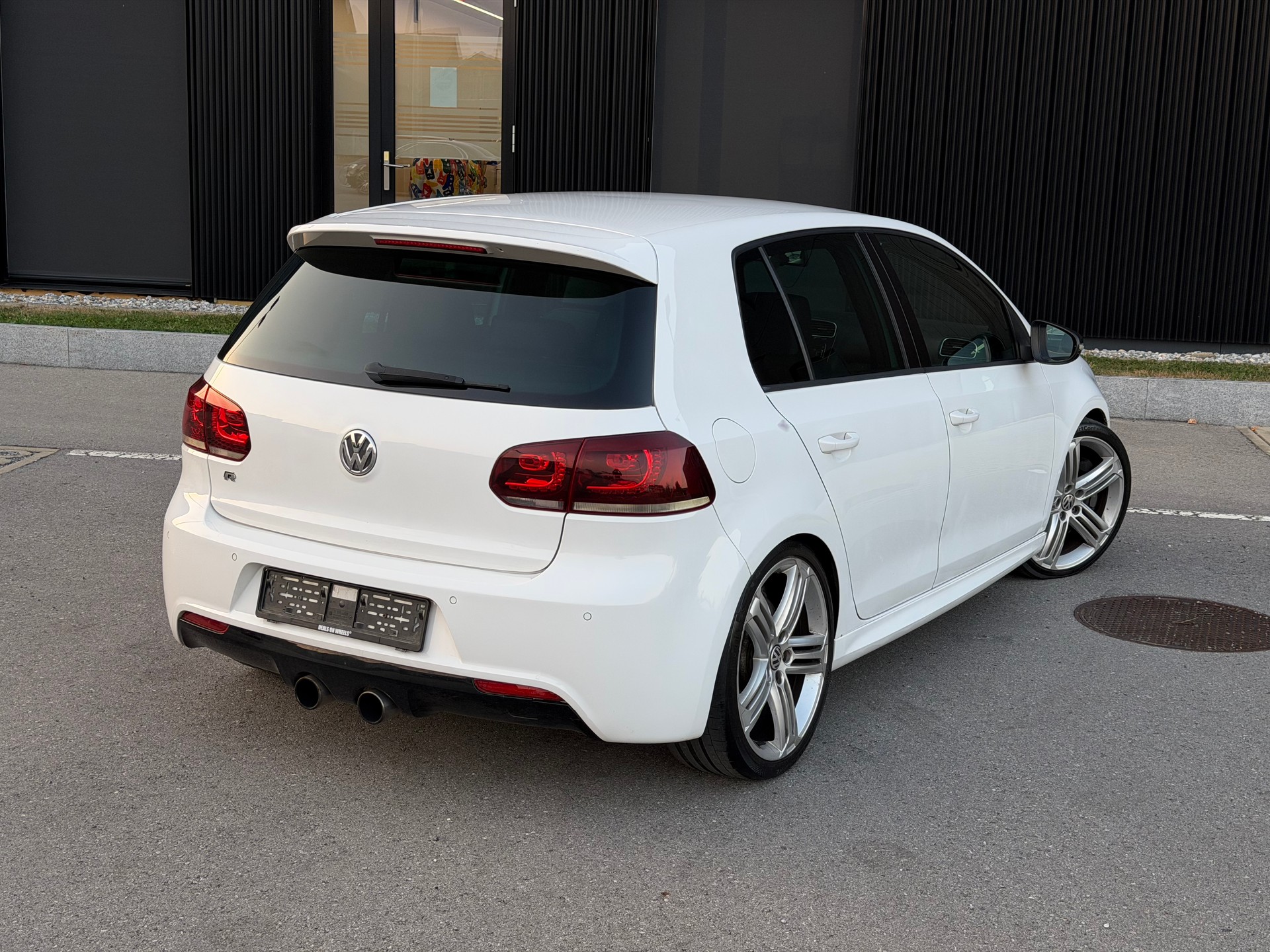 VW Golf 2.0 TSI R 4Motion DSG-image-14