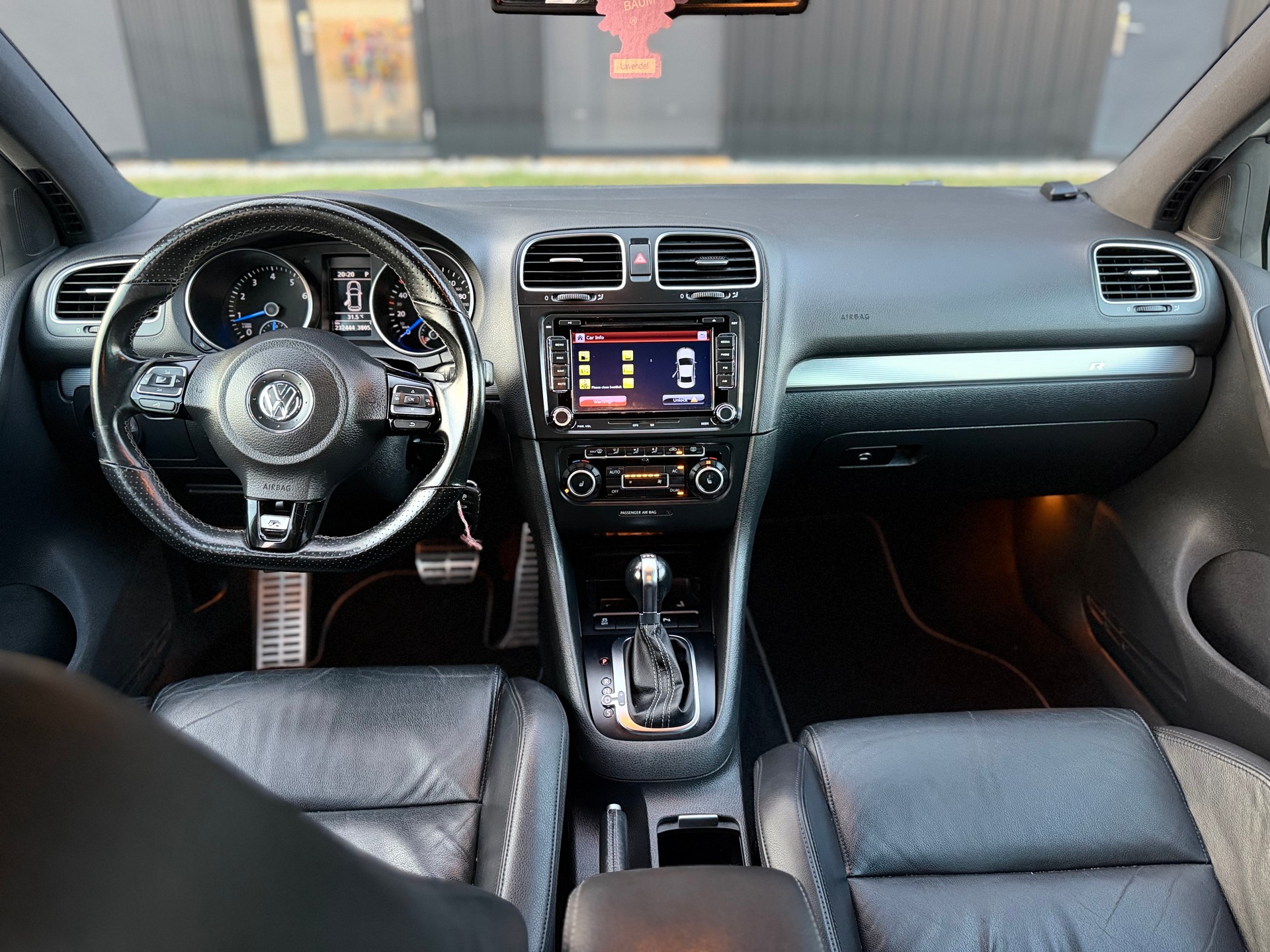 VW Golf 2.0 TSI R 4Motion DSG-image-10