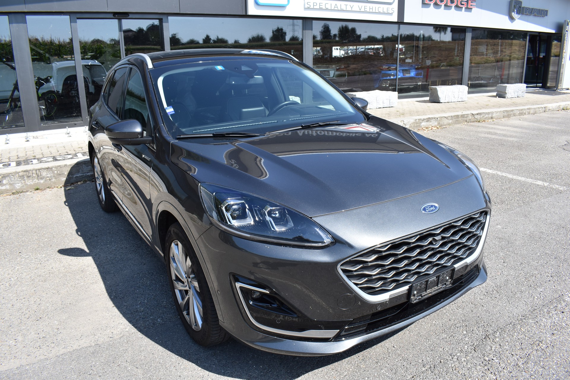 FORD Kuga 2.5 FHEV Vignale FWD-image-2