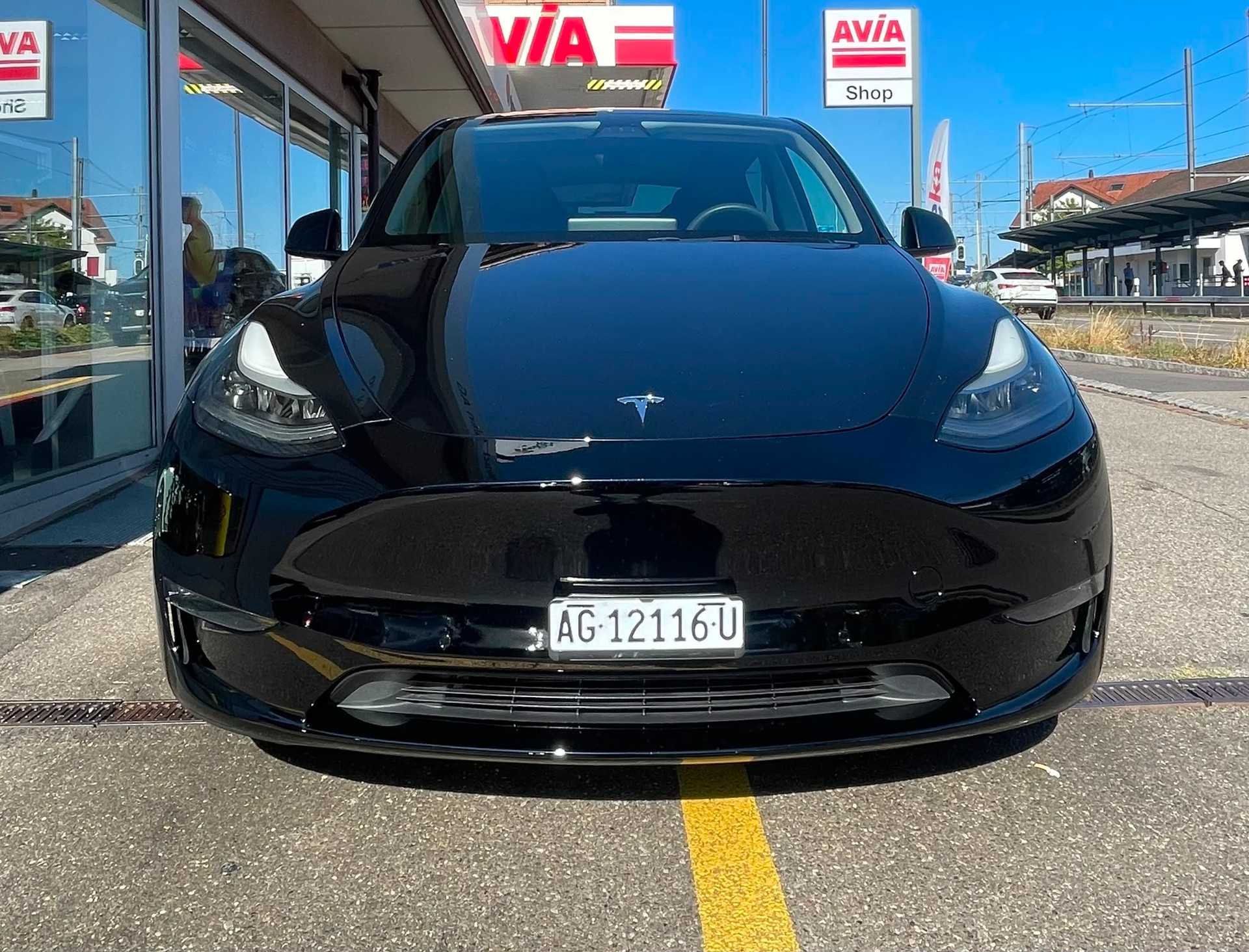 TESLA Model Y Performance SOH 92% All Black 514 km (WLTP) 534PS Made in Berlin Werksgarantie-image-5