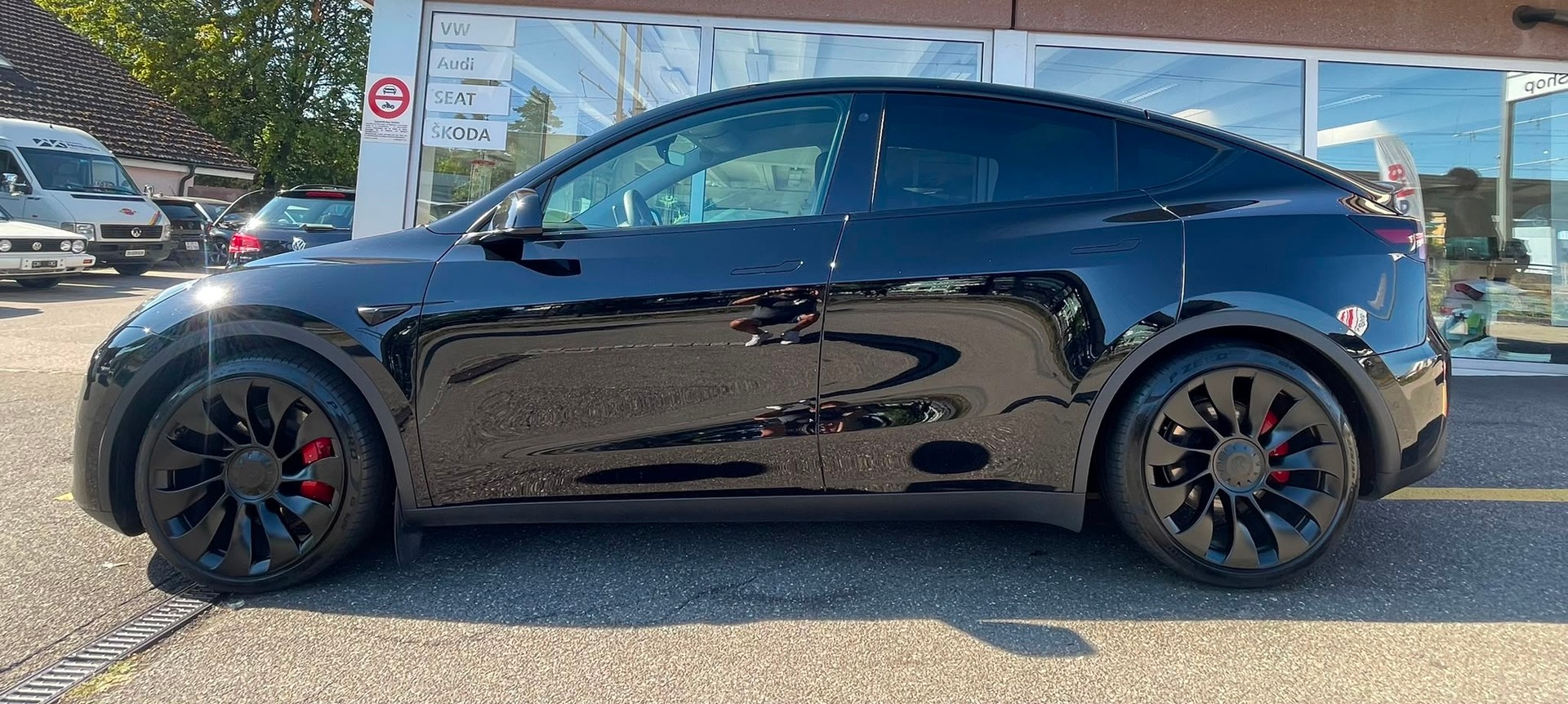 TESLA Model Y Performance SOH 92% All Black 514 km (WLTP) 534PS Made in Berlin Werksgarantie