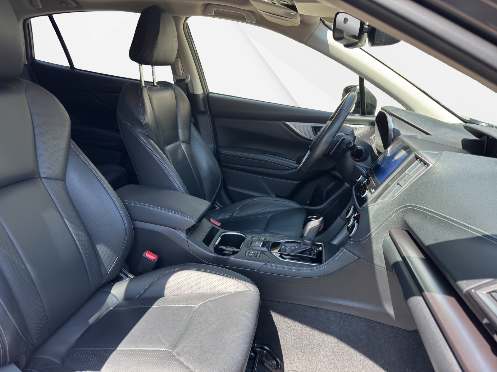 SUBARU Impreza 2.0i e-Boxer Swiss Plus AWD CVT-image-14