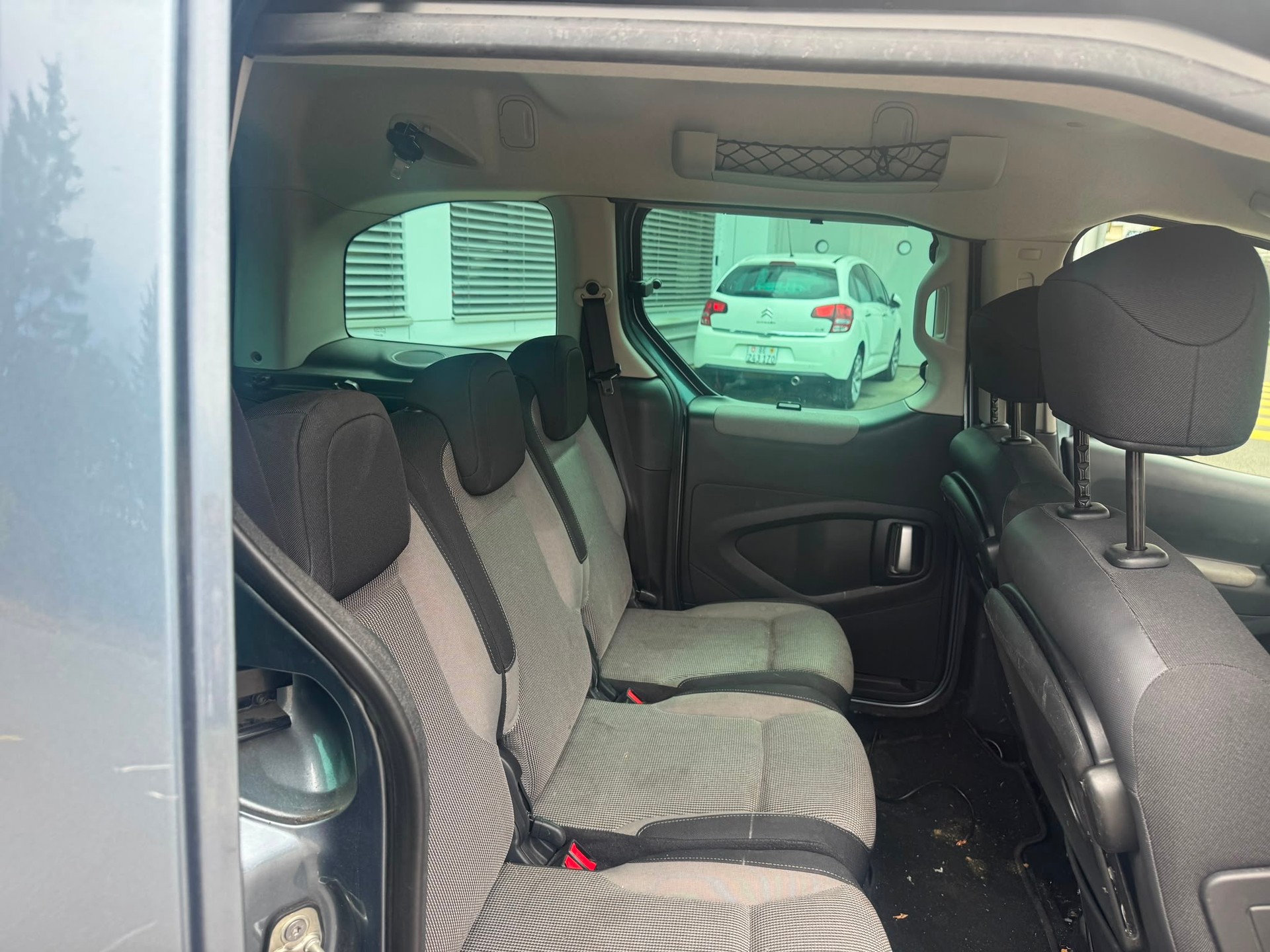 PEUGEOT Partner 1.6 HDI Outdoor-image-7