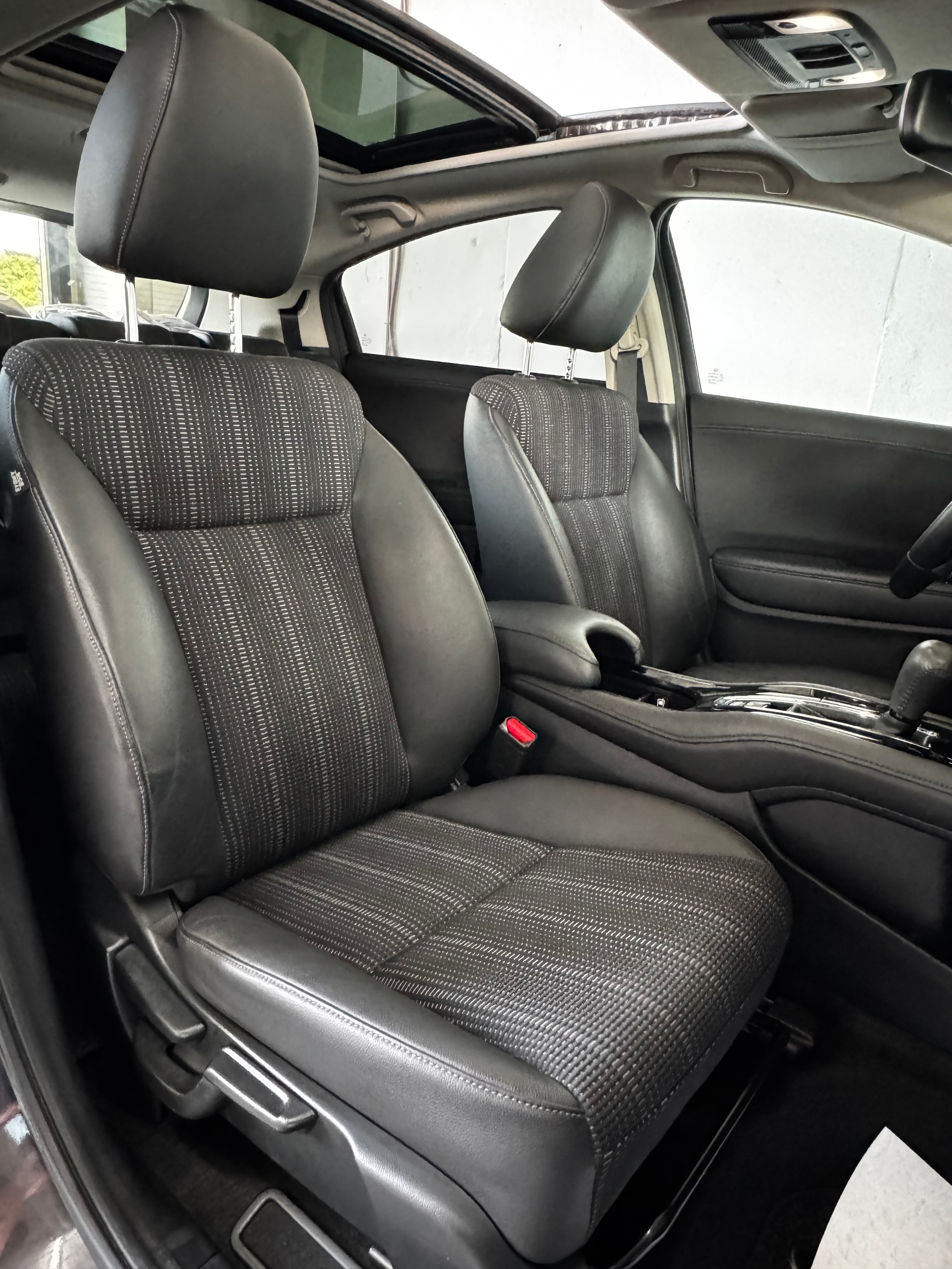 HONDA HR-V 1.5i-VTEC Executive CVT-image-21