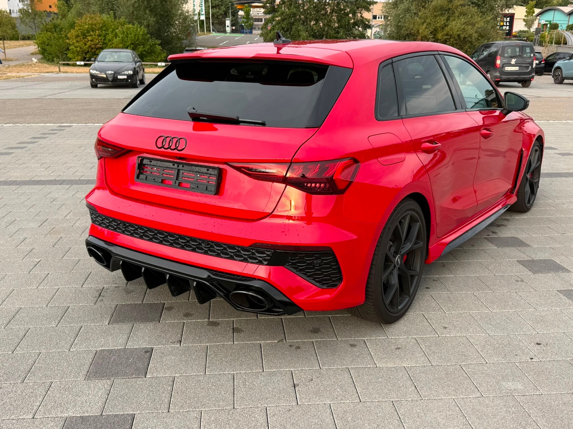 AUDI RS3 Sportback 2.5 TSI quattro S-tronic-image-3