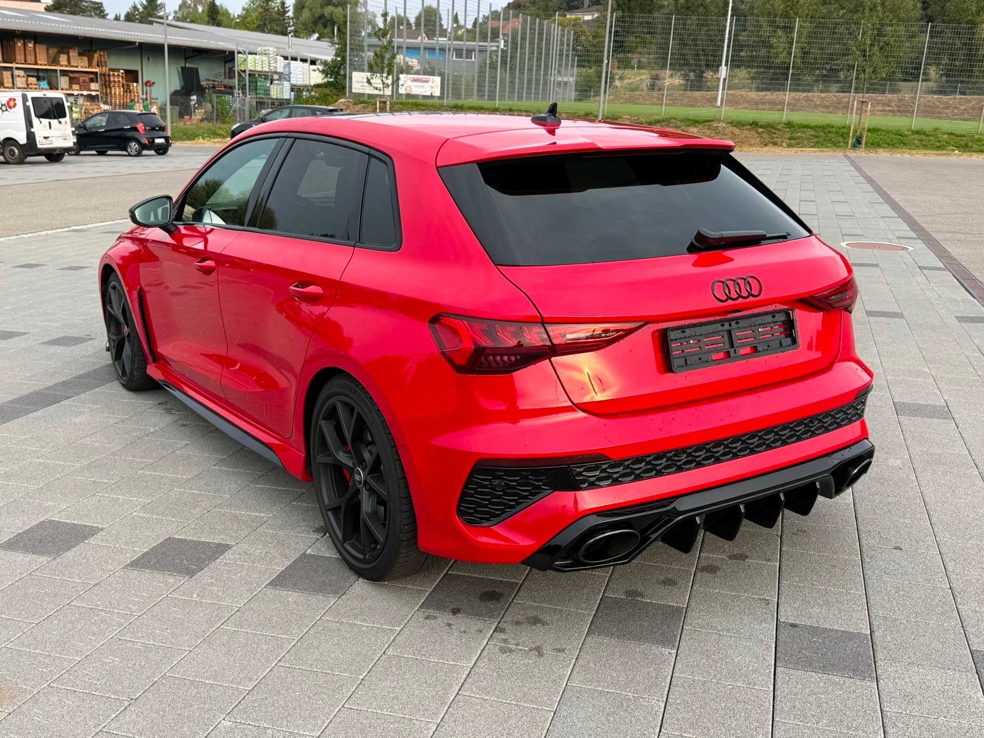 AUDI RS3 Sportback 2.5 TSI quattro S-tronic-image-5