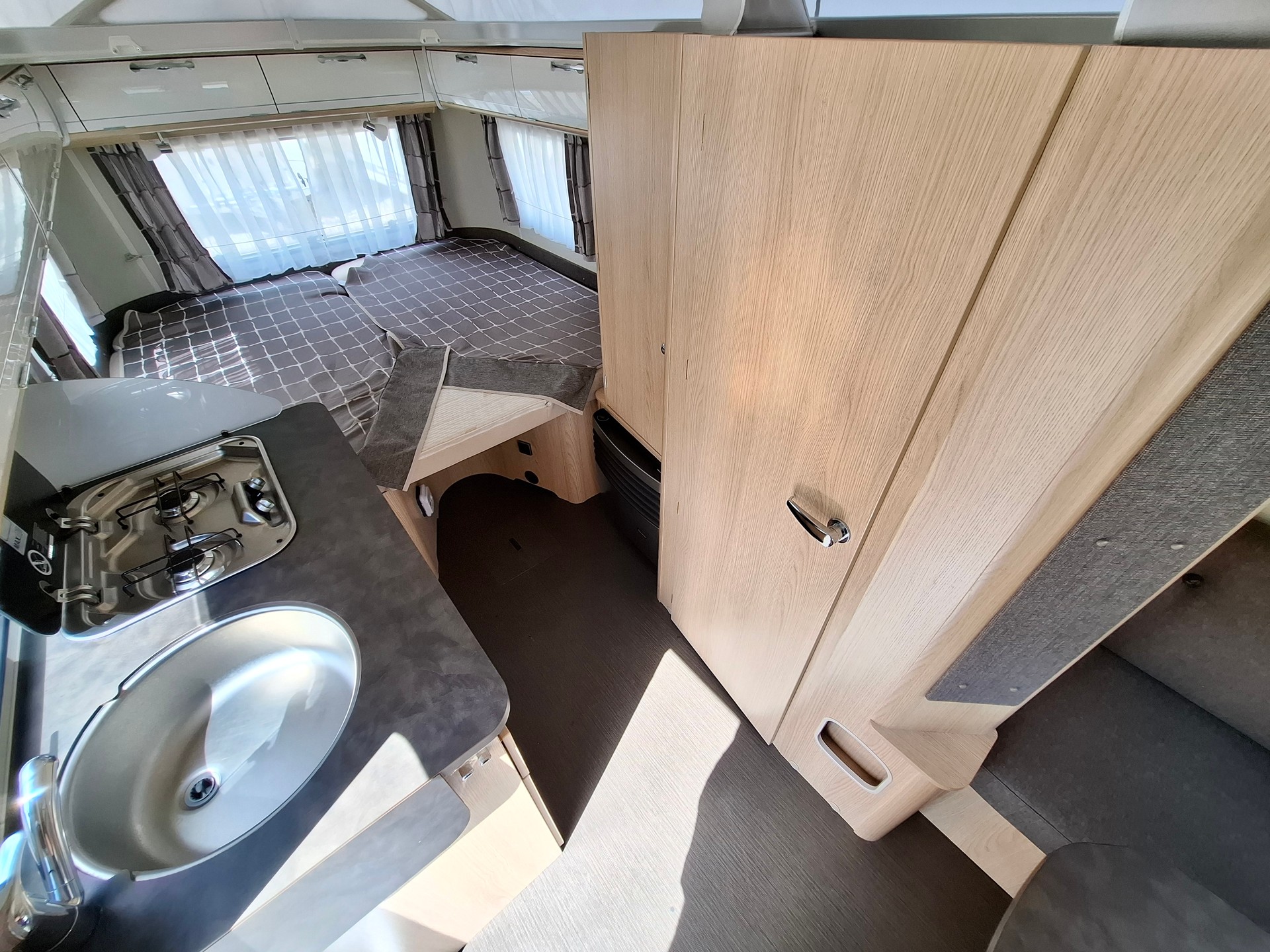 ERIBA Troll 542 GT - Kultwohnwagen mit Längsbett!-image-10