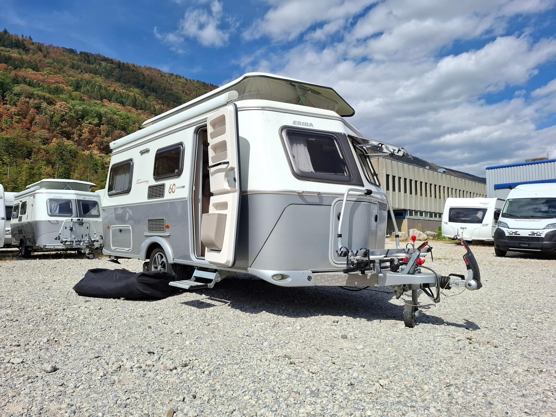 ERIBA Troll 542 GT - Kultwohnwagen mit Längsbett!-image-0