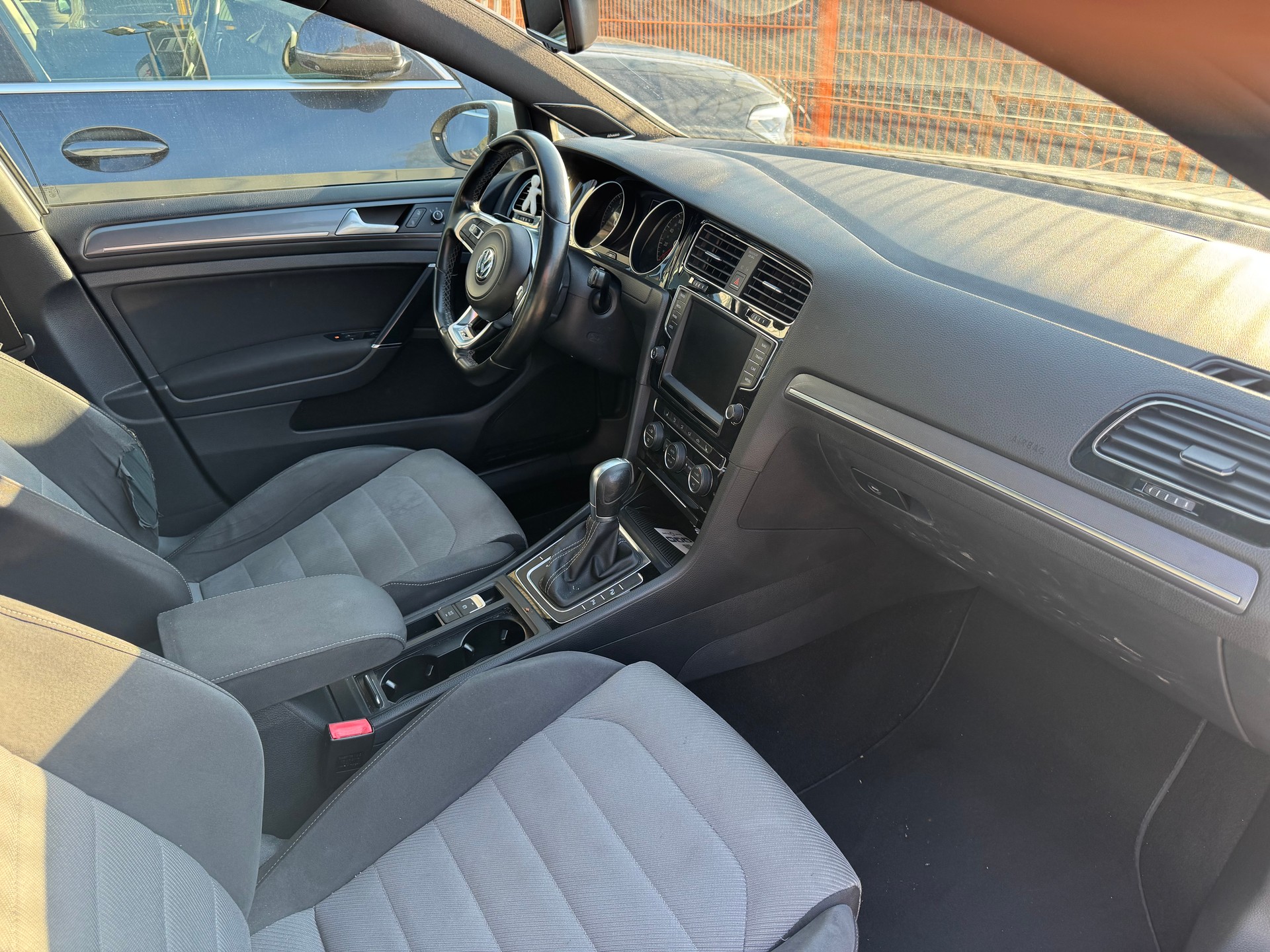 VW Golf 1.4 TSI Cup R-Line DSG-image-7