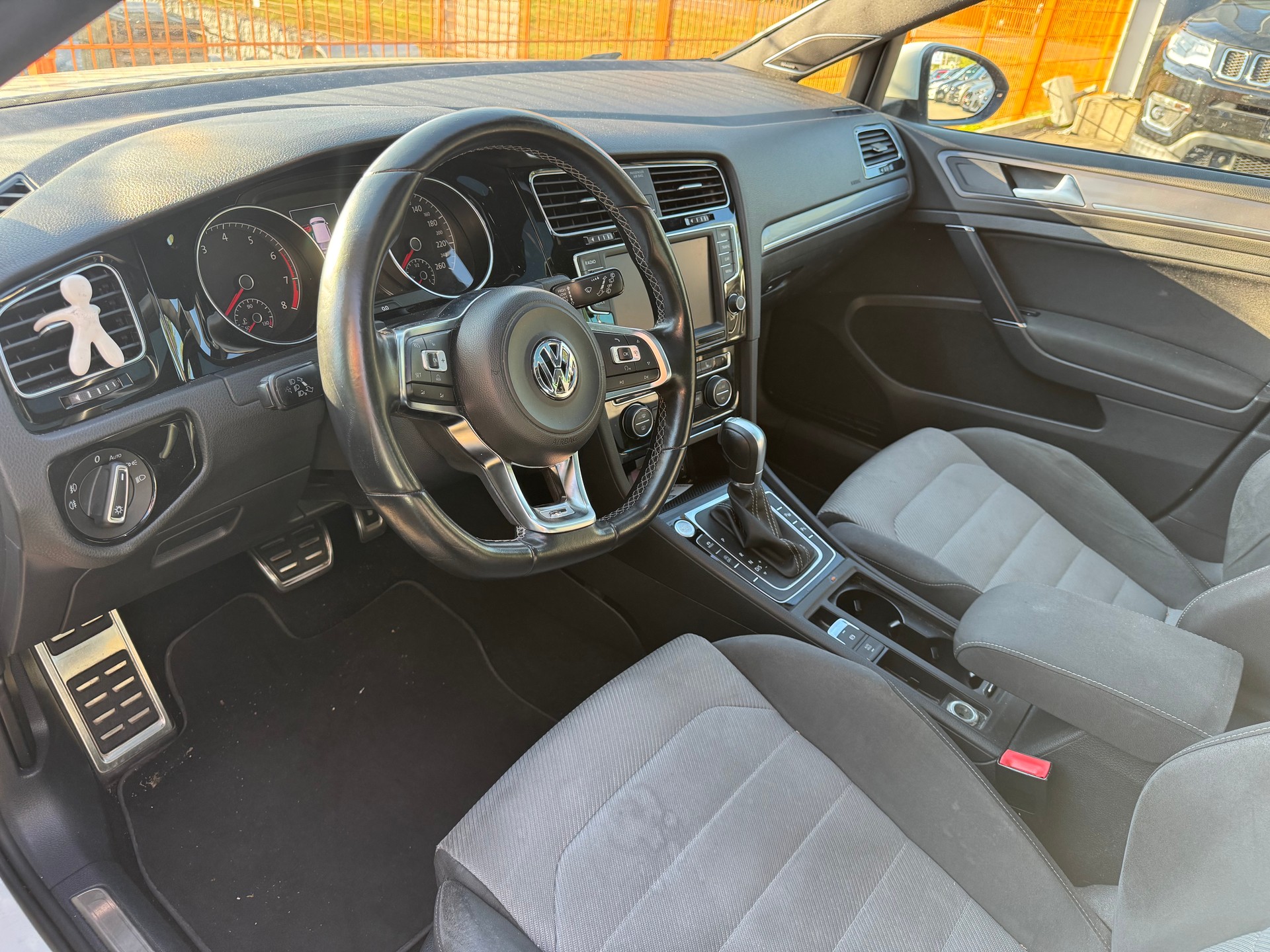 VW Golf 1.4 TSI Cup R-Line DSG-image-6